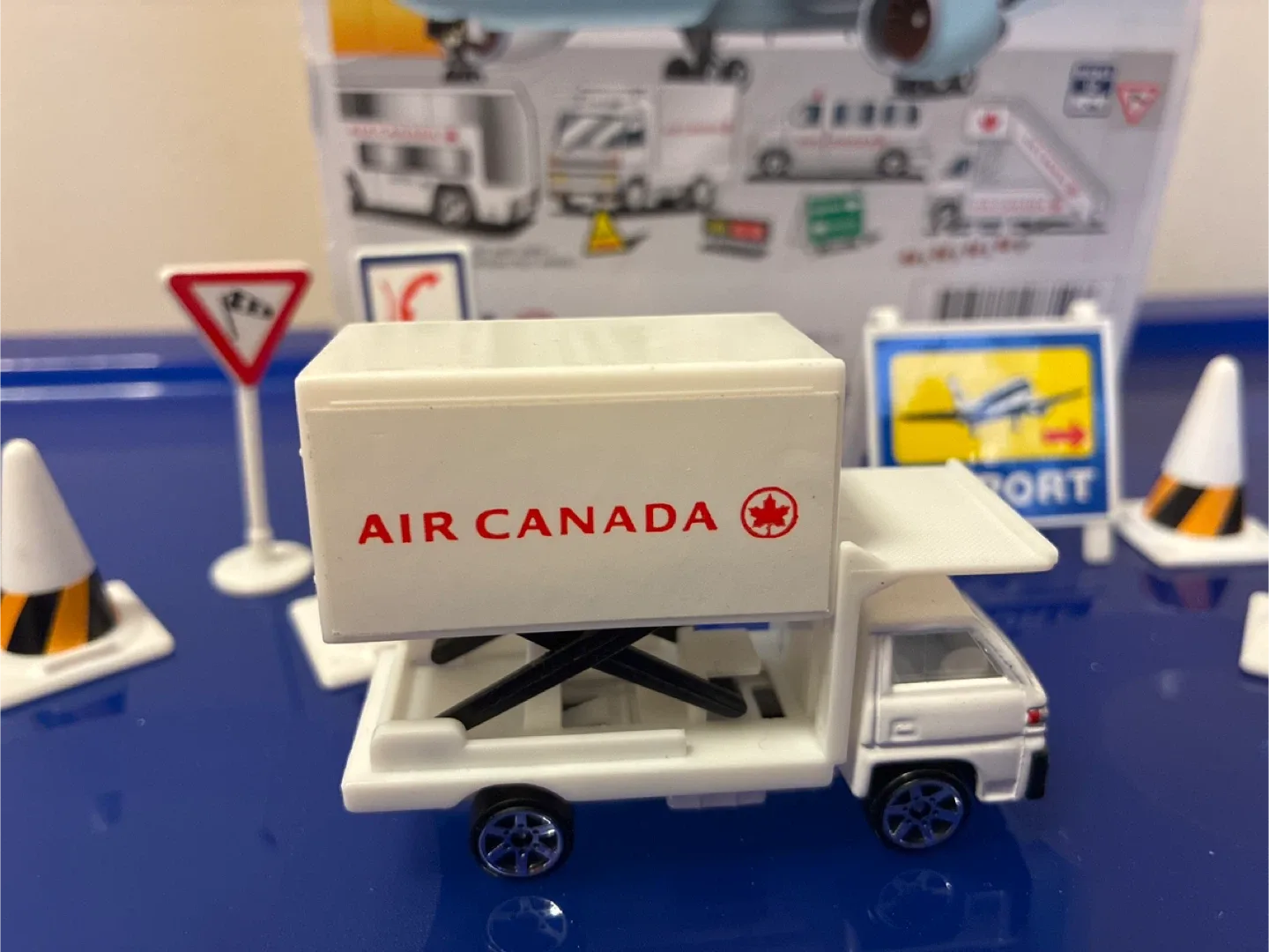 Air Canada Airport Play Set image indicator(3)