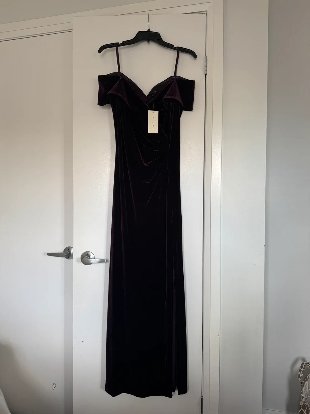 Laura Velvet Off-Shoulder Dress - Size 8 image indicator(3)