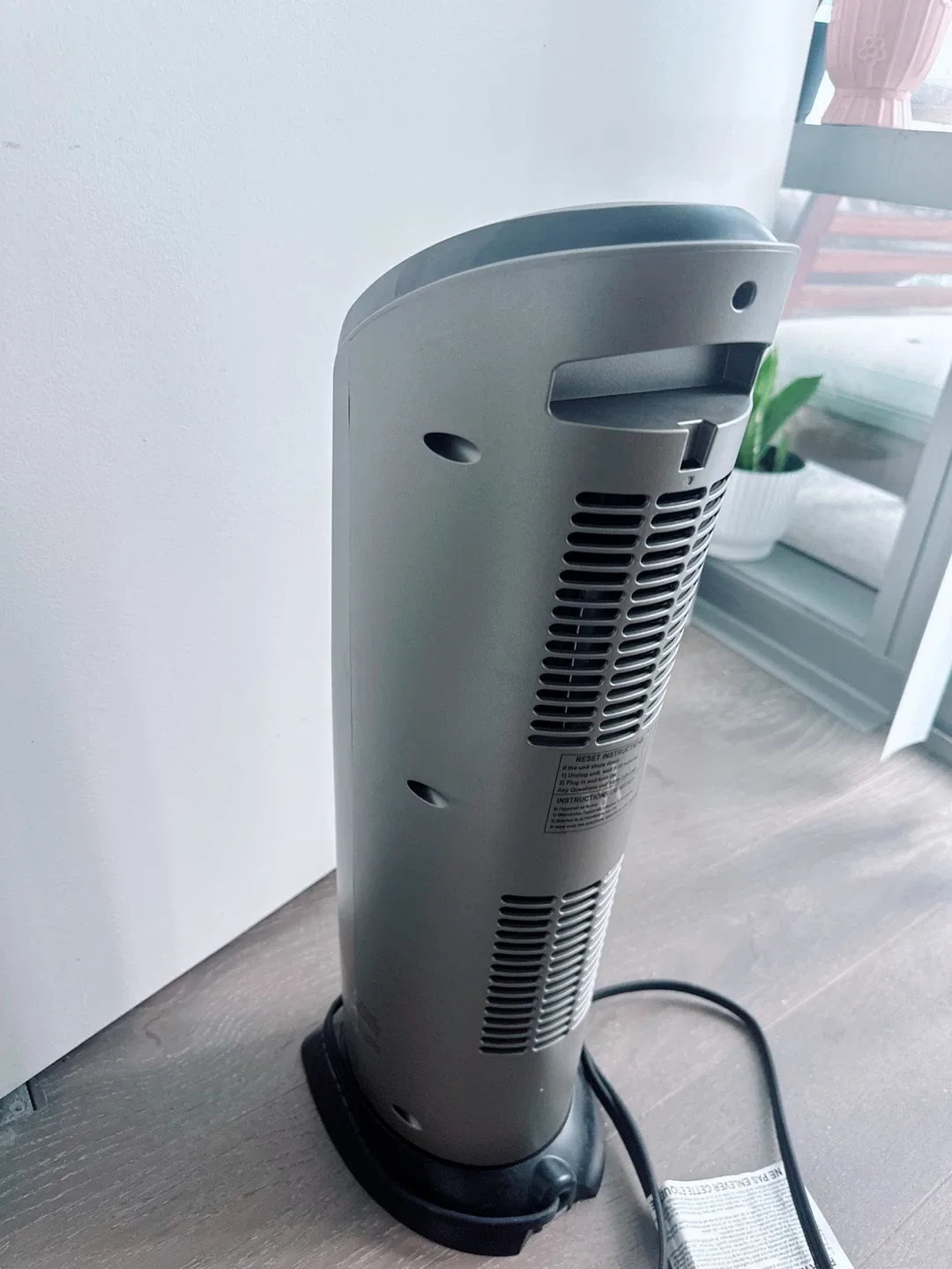 Air King Oscillating Ceramic Tower Heater - Like New! image indicator(6)