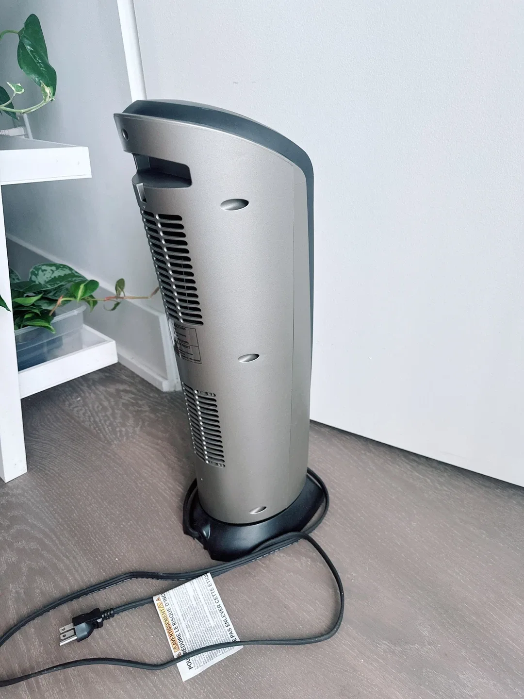 Air King Oscillating Ceramic Tower Heater - Like New! image indicator(7)