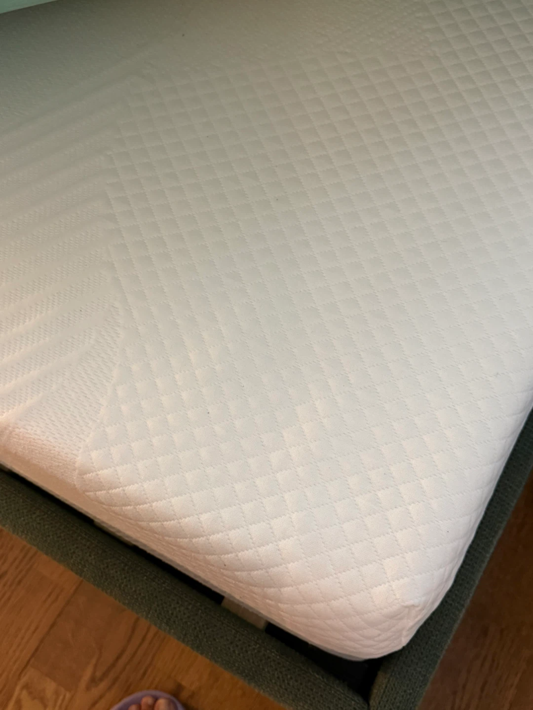 Used -10 Inch Gel Memory Foam Queen Size Mattress - photo 2