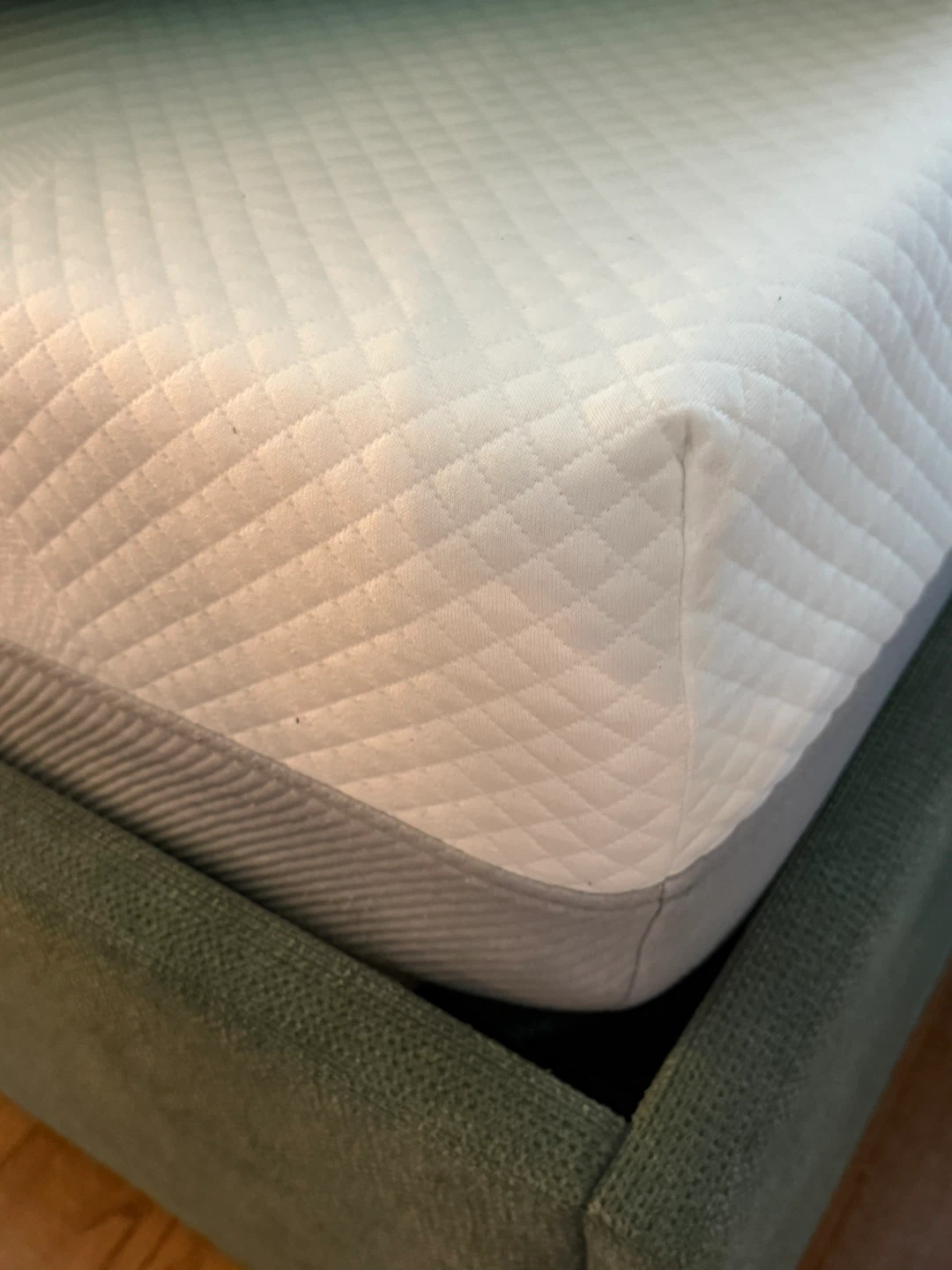 Used -10 Inch Gel Memory Foam Queen Size Mattress