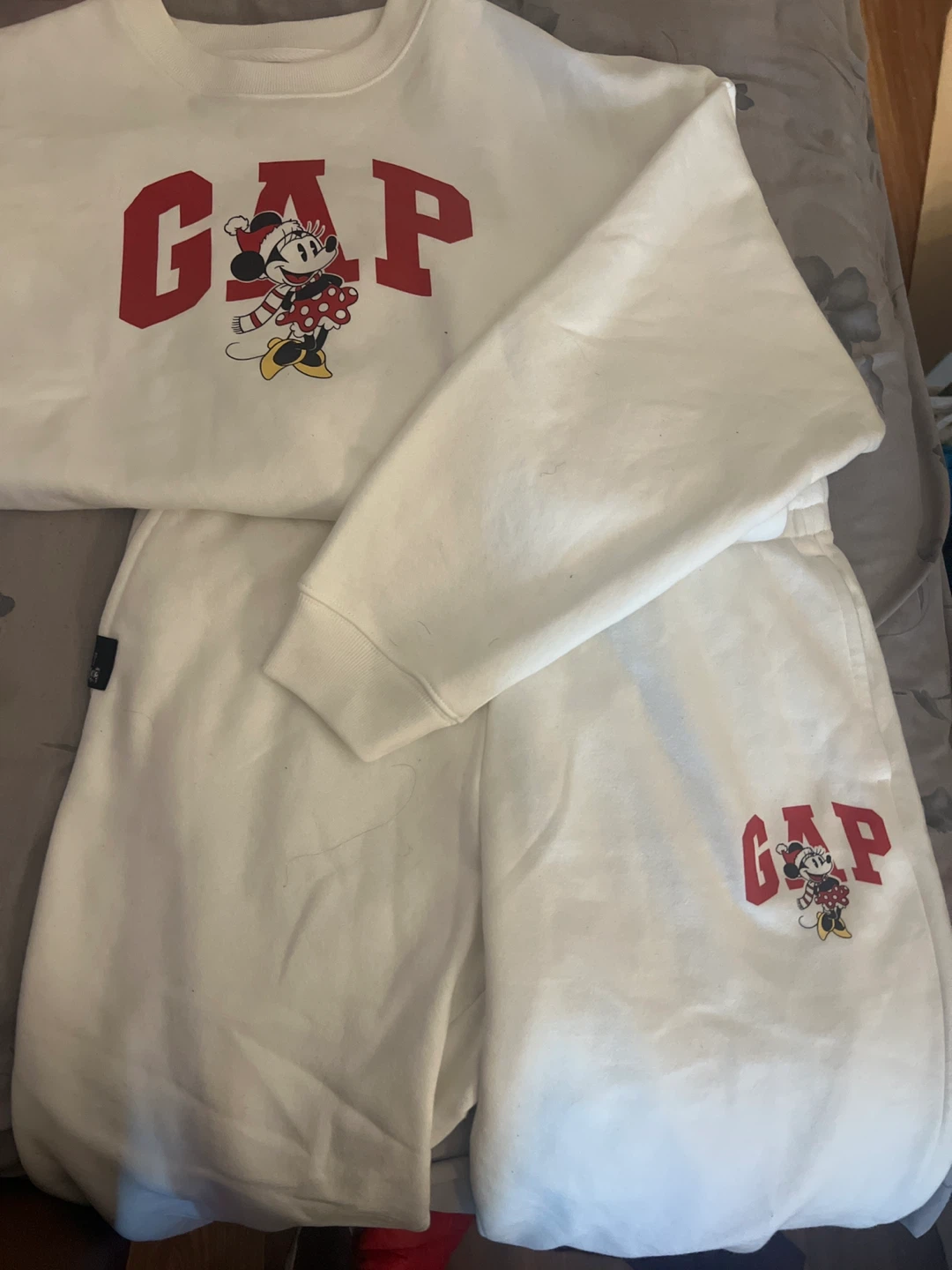 GAP x Disney Minnie Mouse Sweatshirt & Shorts Set