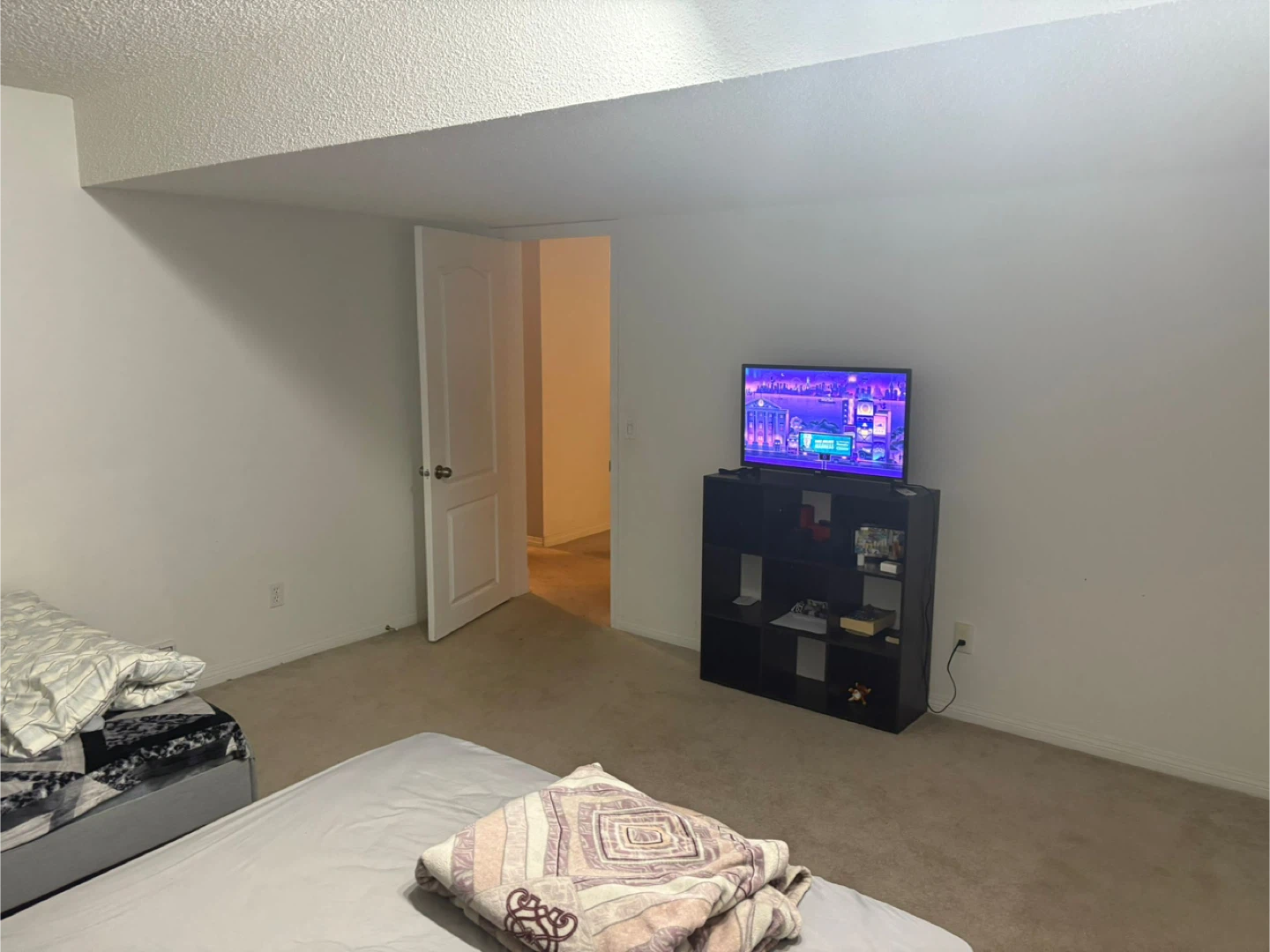 Room for Rent Private and Sharing both Available - photo 3