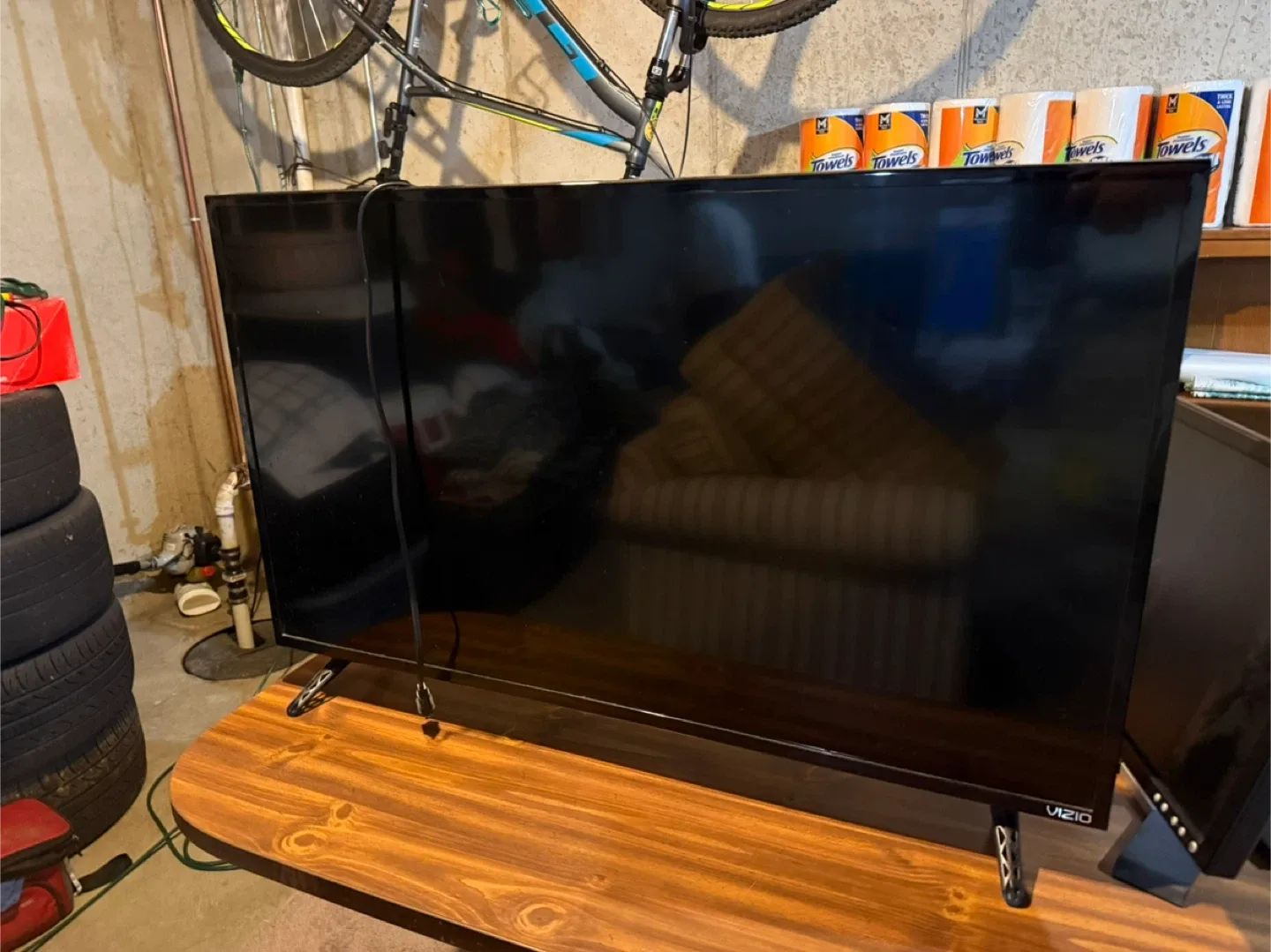 Xbox One with 2 Controllers image indicator(6)