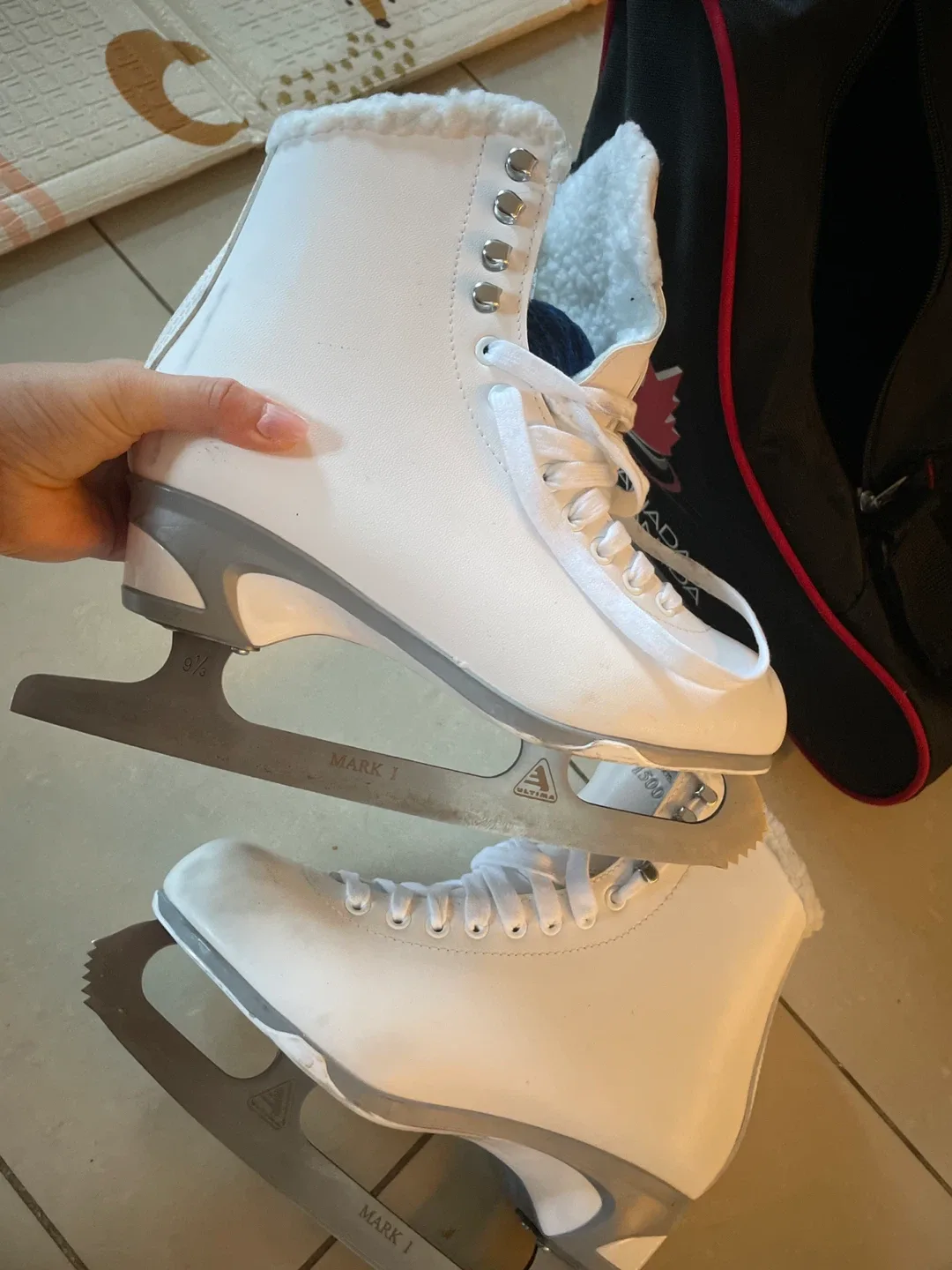 Skate Canada Ice Skates - Size 7 image indicator(2)