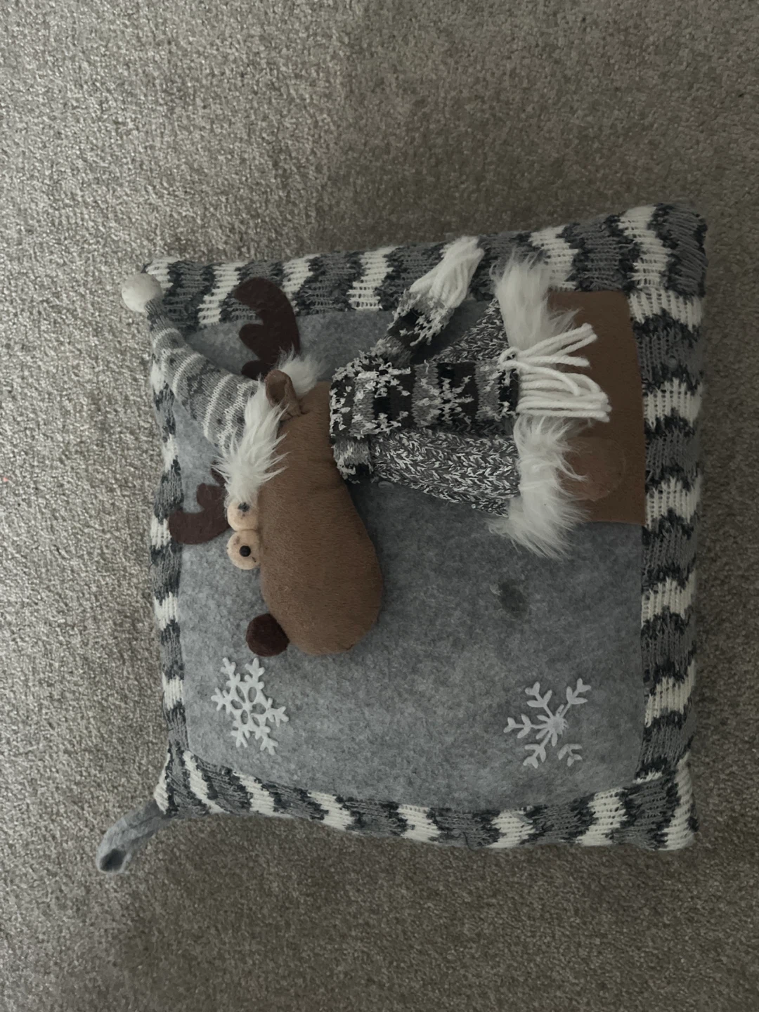 Reindeer Christmas Pillow - photo 2