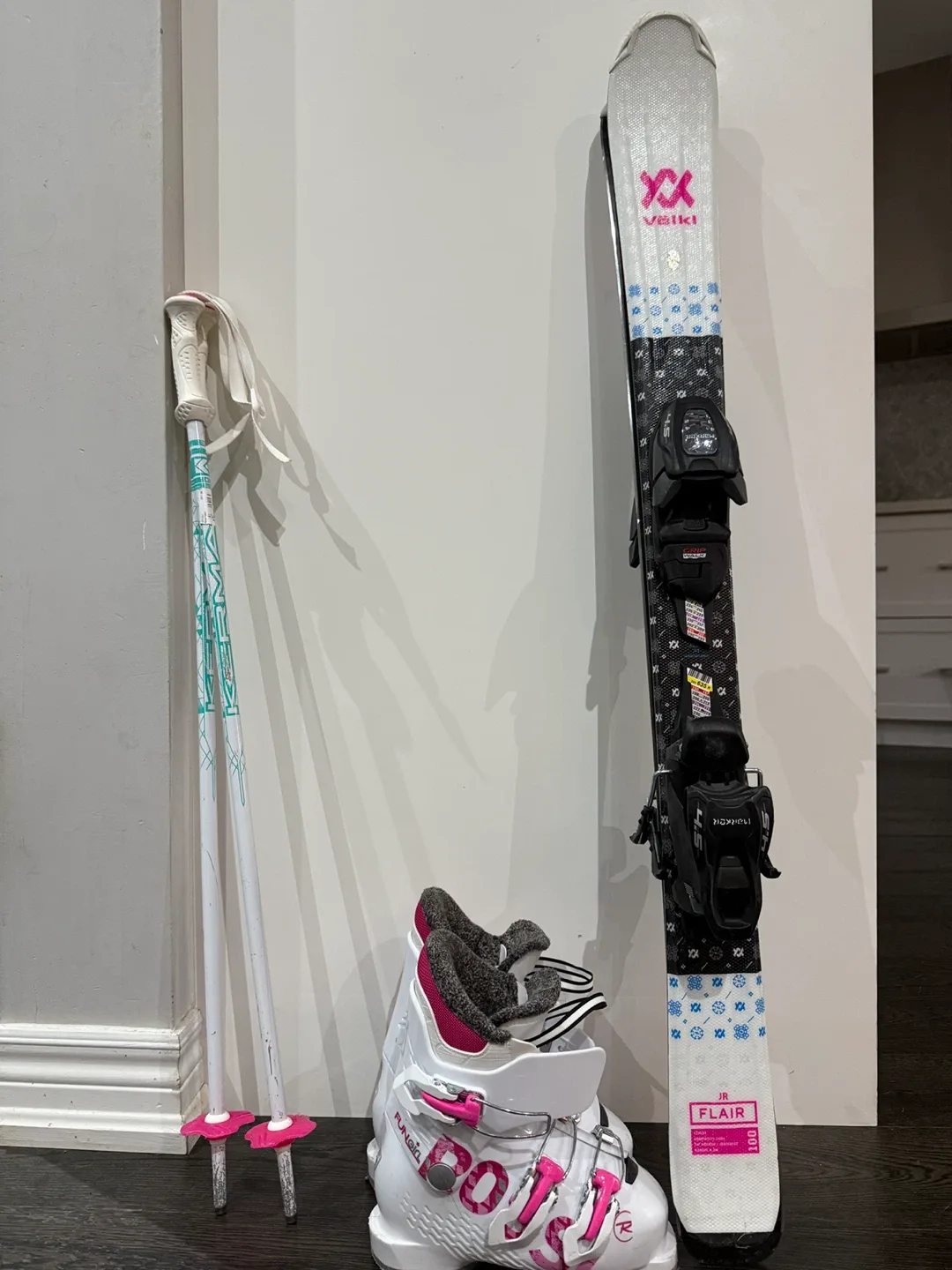 Volki flair JR skis with bindings, boots and ski poles