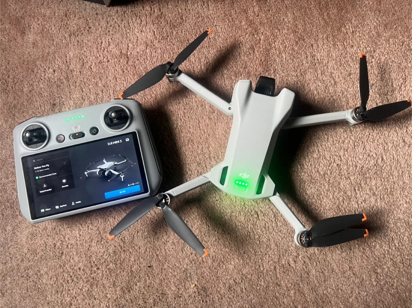 DJI Mini 3 Drone with Remote Controller - Excellent Condition! image indicator(4)