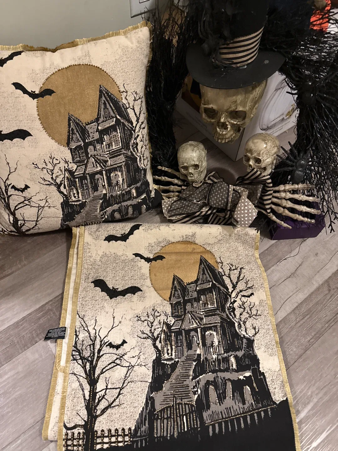 Halloween cushion/coffee table runner & door wreath/hanger.