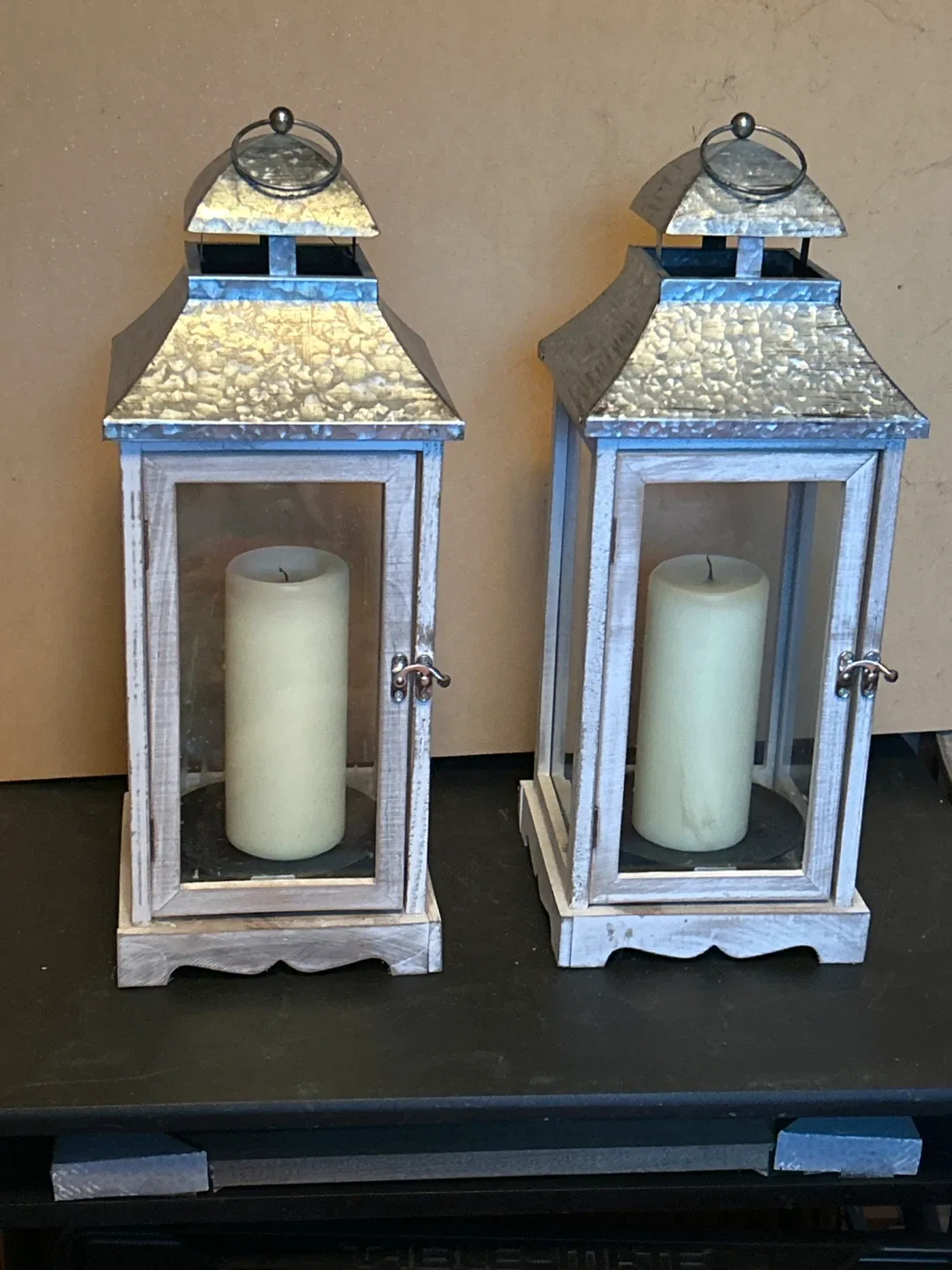 Set of 2 Decorative Lanterns with Candles