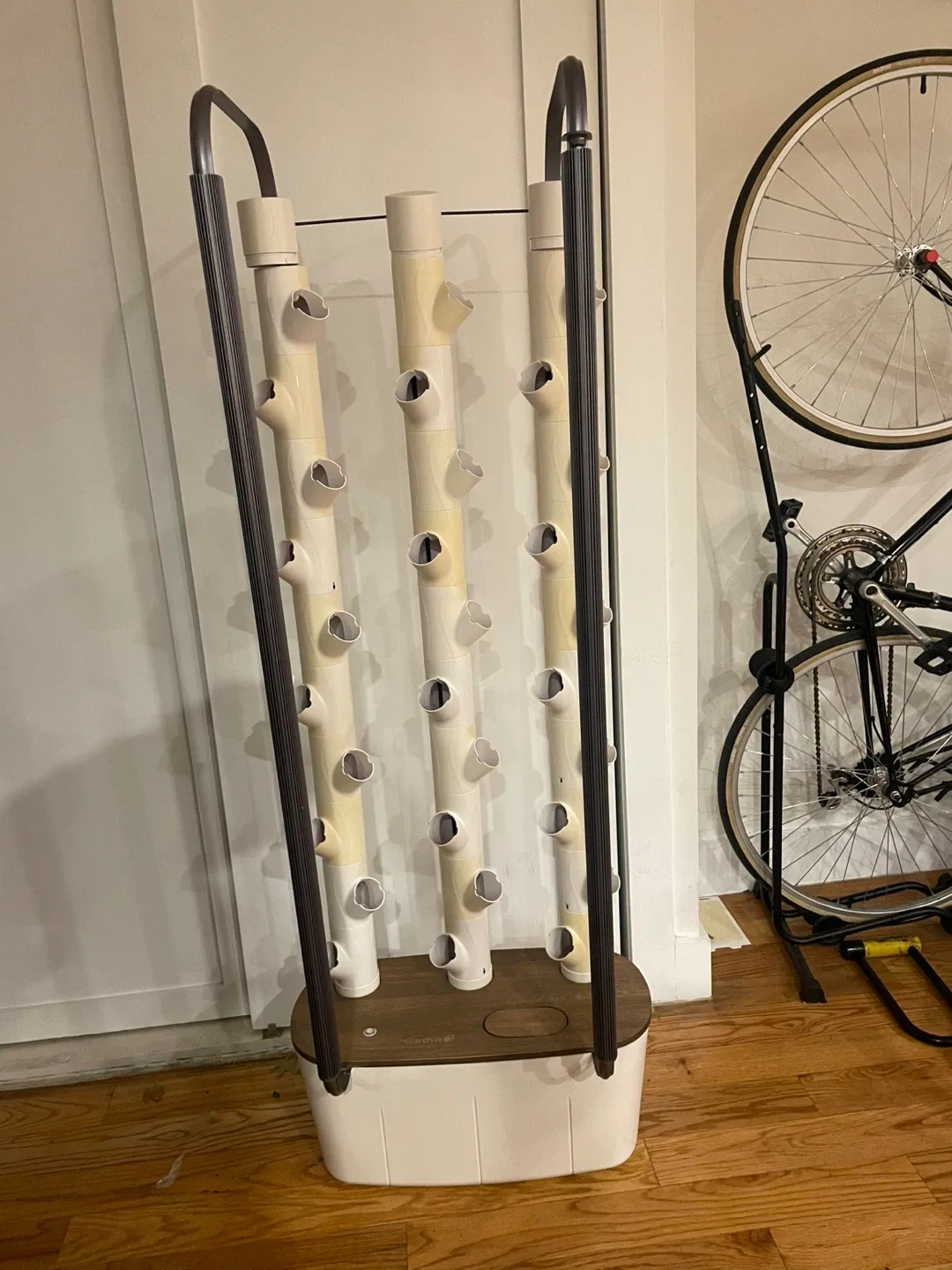 Gardyn 4 - Hydroponic Tower Garden