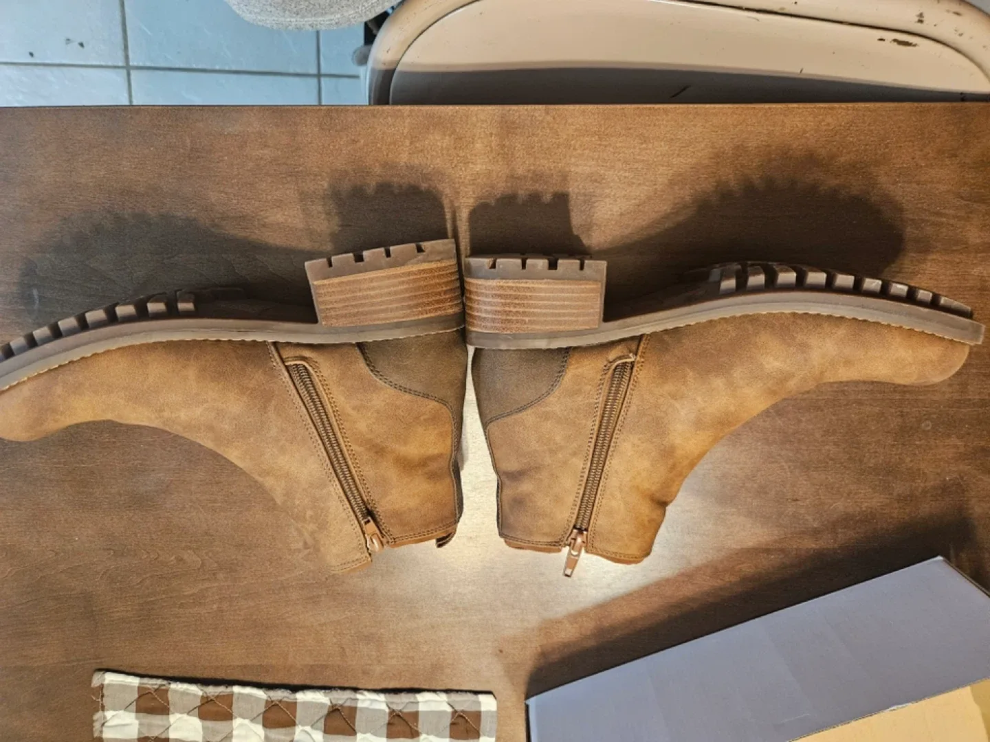 SoftMoc Siren Ankle Boots - Size 10 image indicator(3)