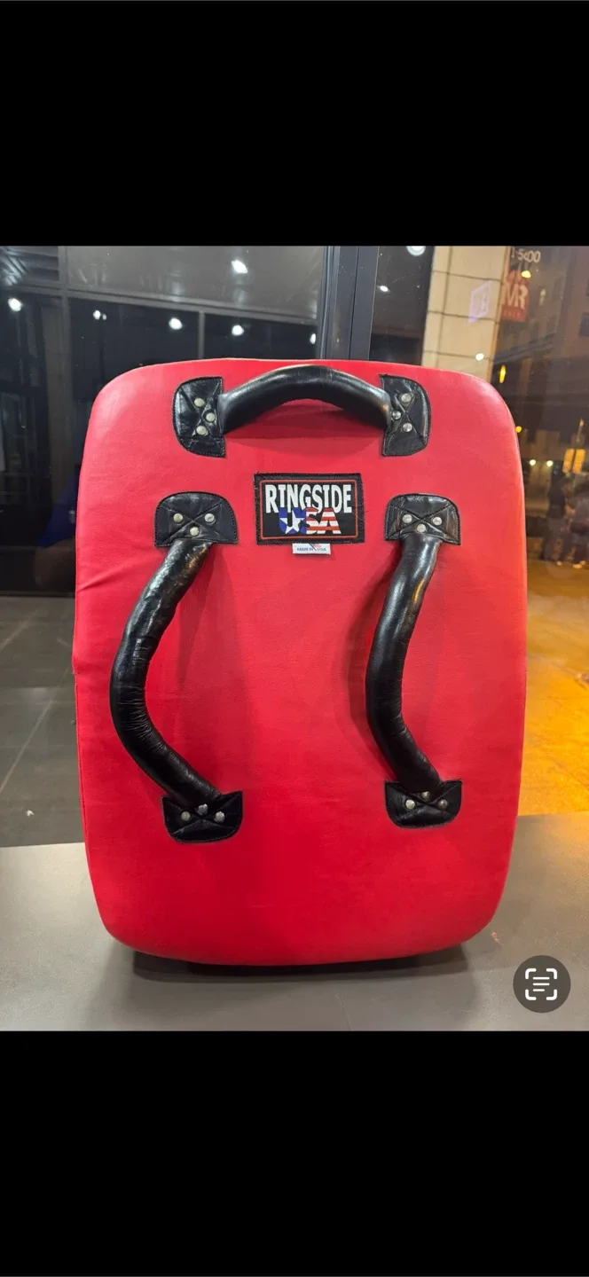 Ringside Boxing Shield - Red image indicator(2)