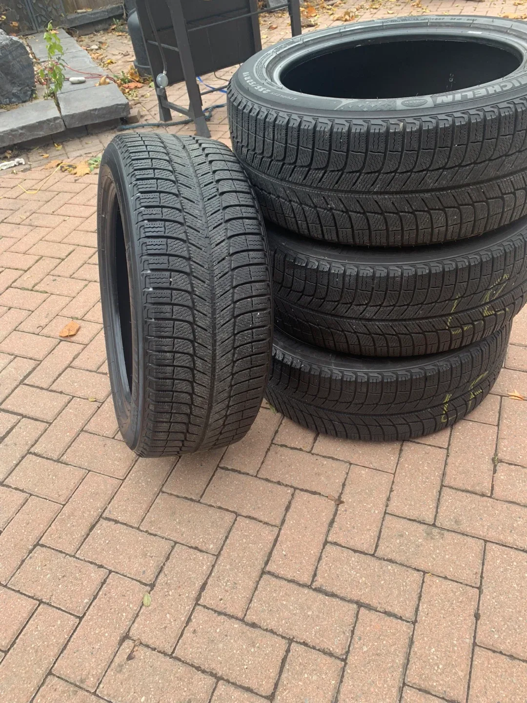 Michelin x ice 235/50r18 winter tires image indicator(4)