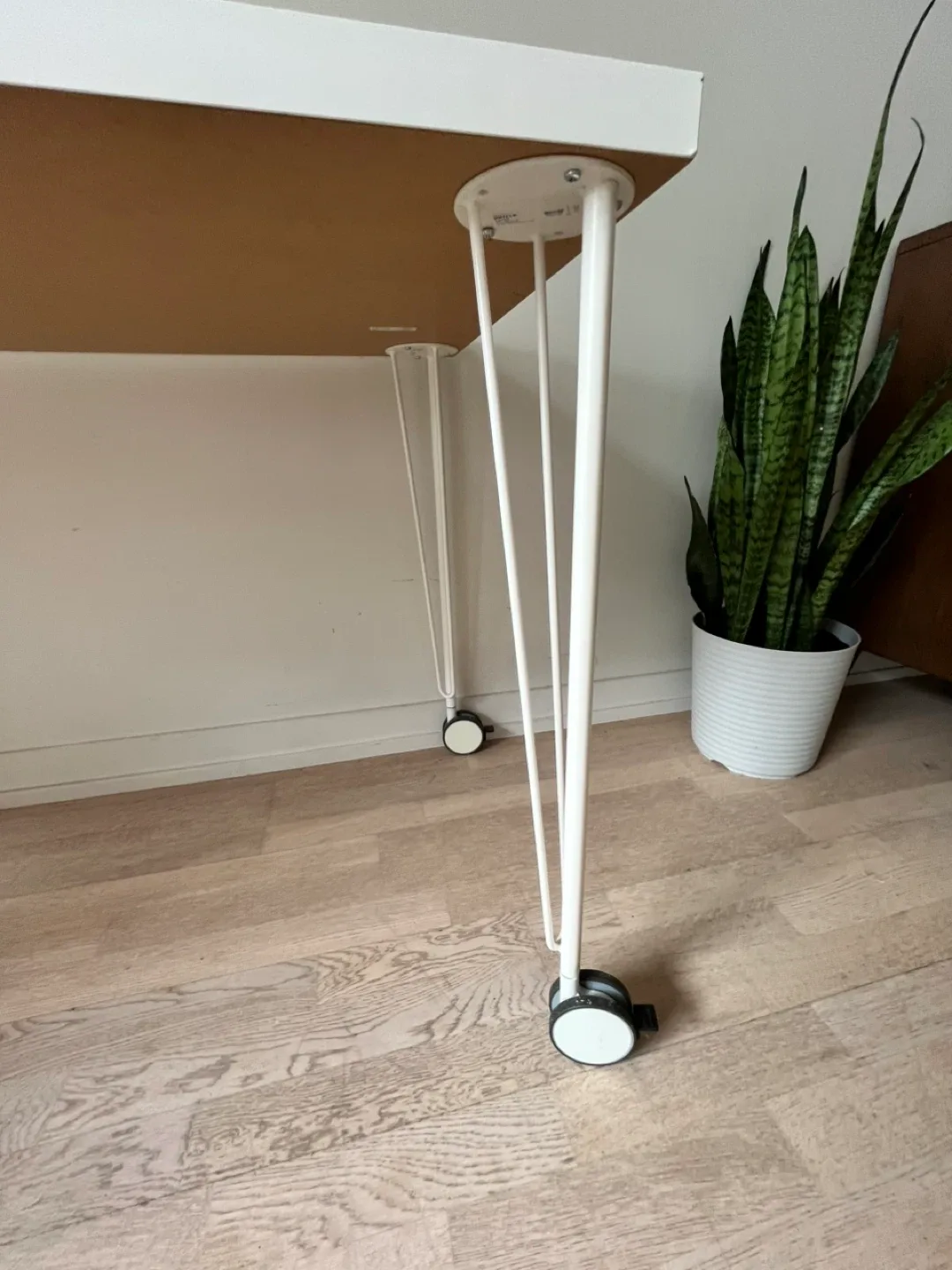 White Desk with Wheels & office chair image indicator(3)