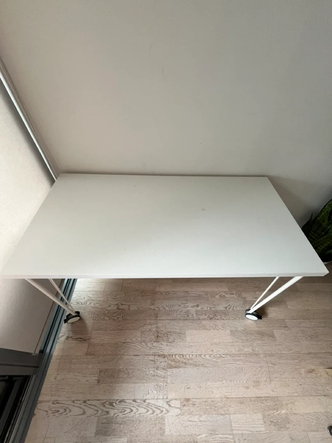 White Desk with Wheels & office chair image indicator(4)