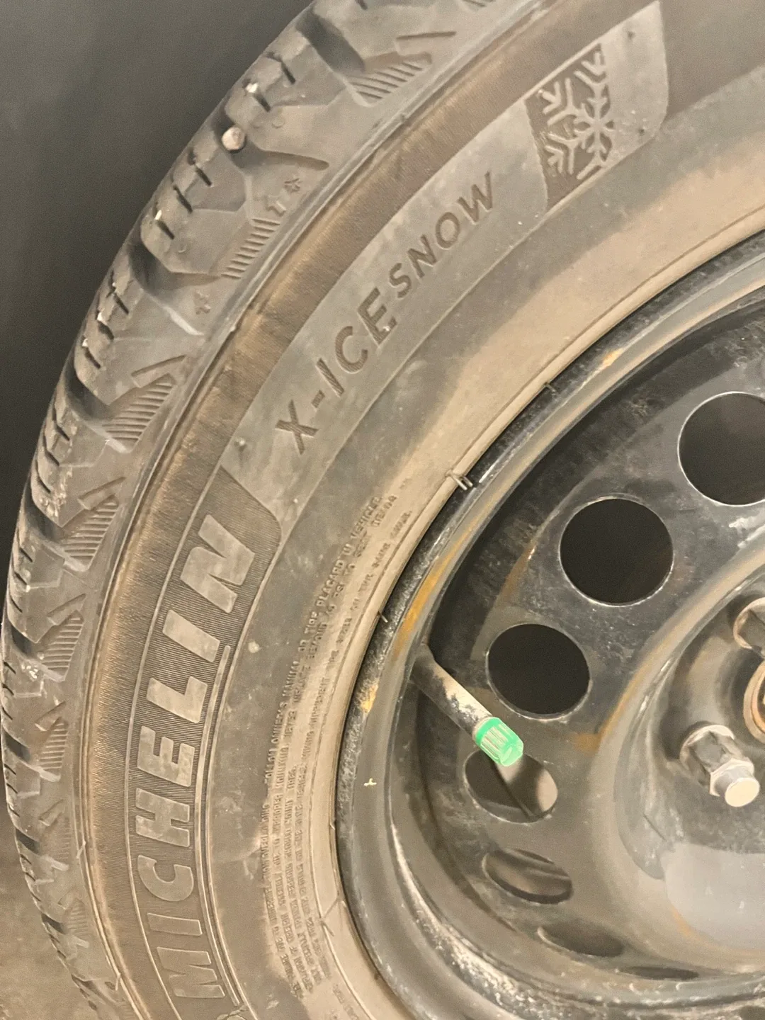 Michelin X-Ice Snow Tire 195/65R15 image indicator(2)