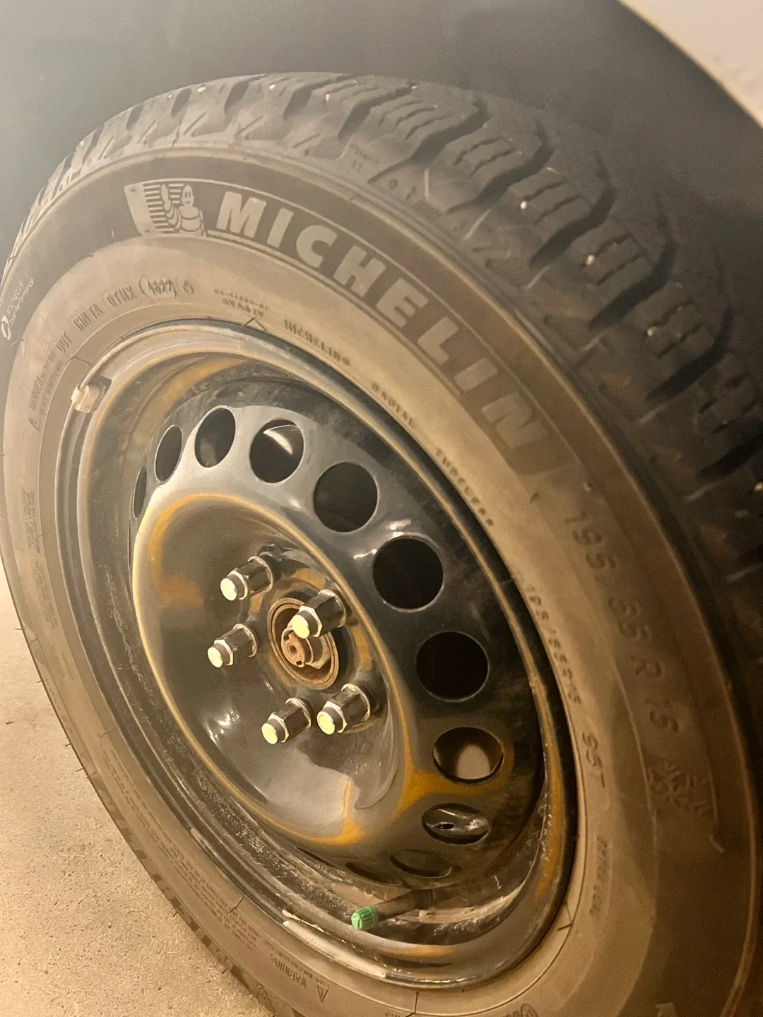 Michelin X-Ice Snow Tire 195/65R15 image indicator(5)