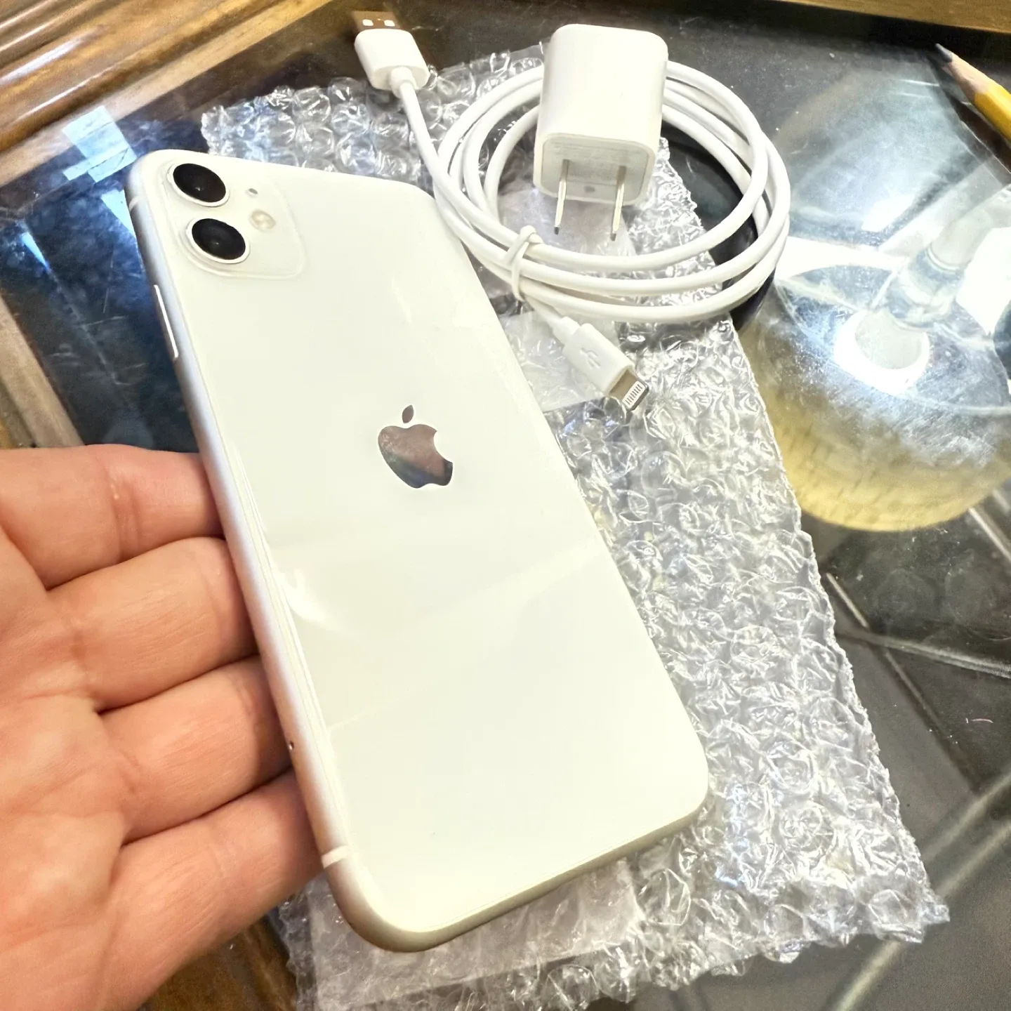 Apple iPhone 11 64GB unlocked for any company White w/ Charger image indicator(6)