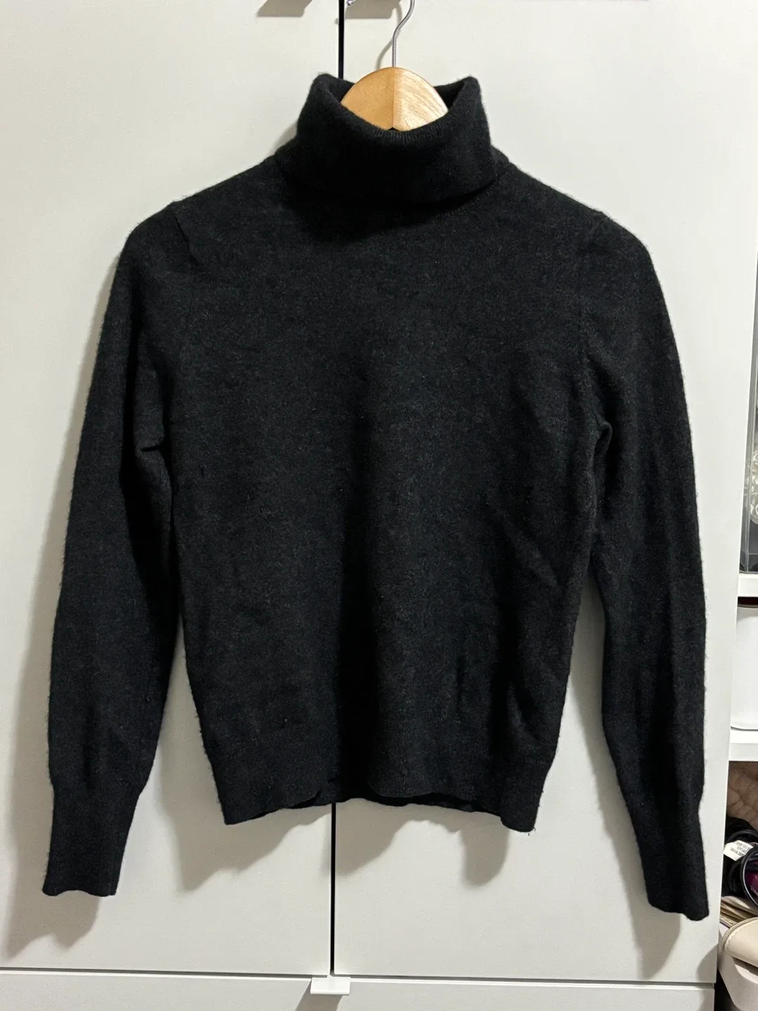 Uniqlo 100% Cashmere Turtleneck - Size S