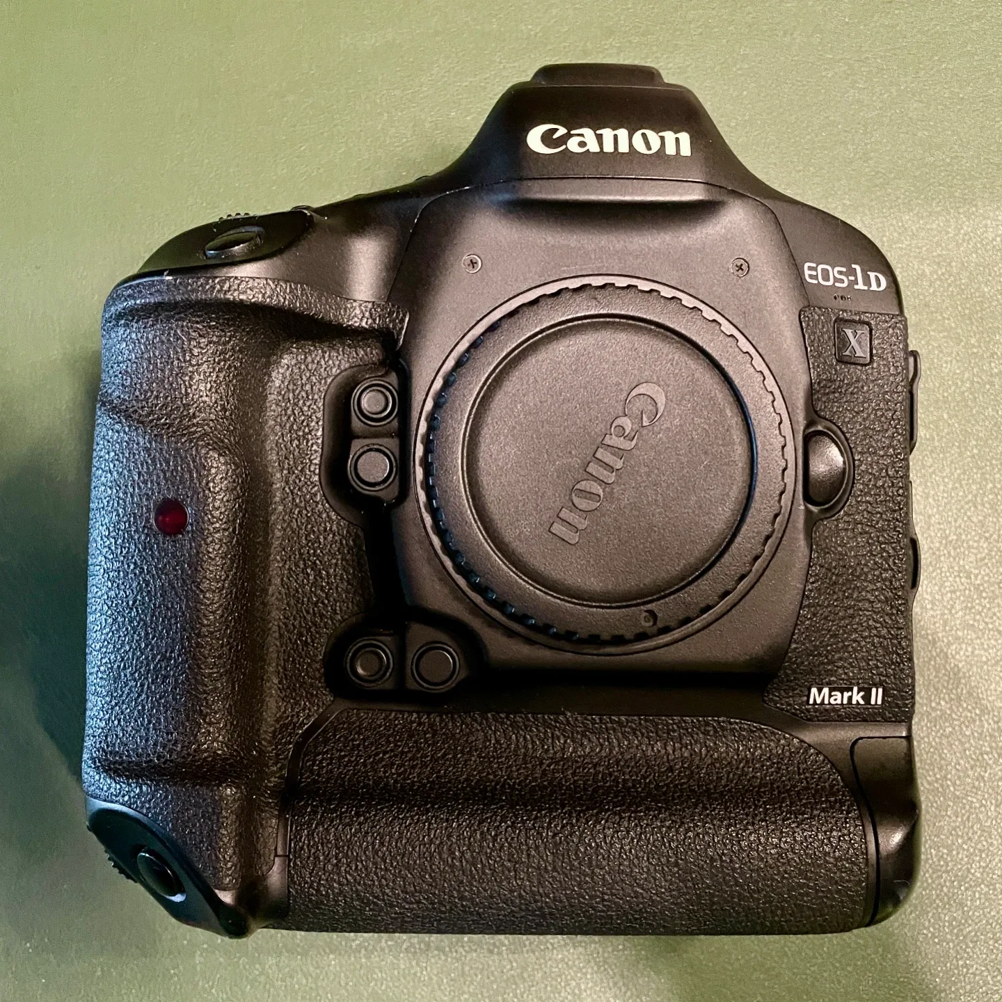 Canon EOS-1D Mark II Digital Camera