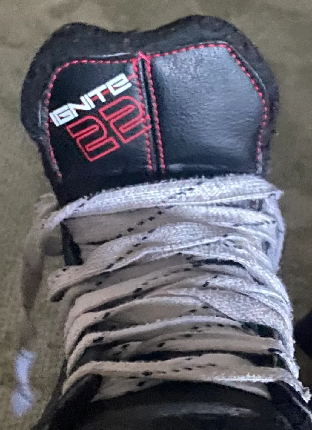 Bauer Ignite 22 Youth Hockey Skates - Size Y12 image indicator(3)