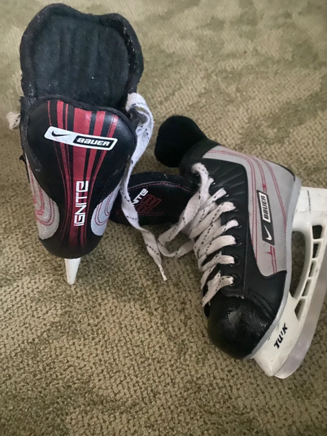 Bauer Ignite 22 Youth Hockey Skates - Size Y12 image indicator(2)