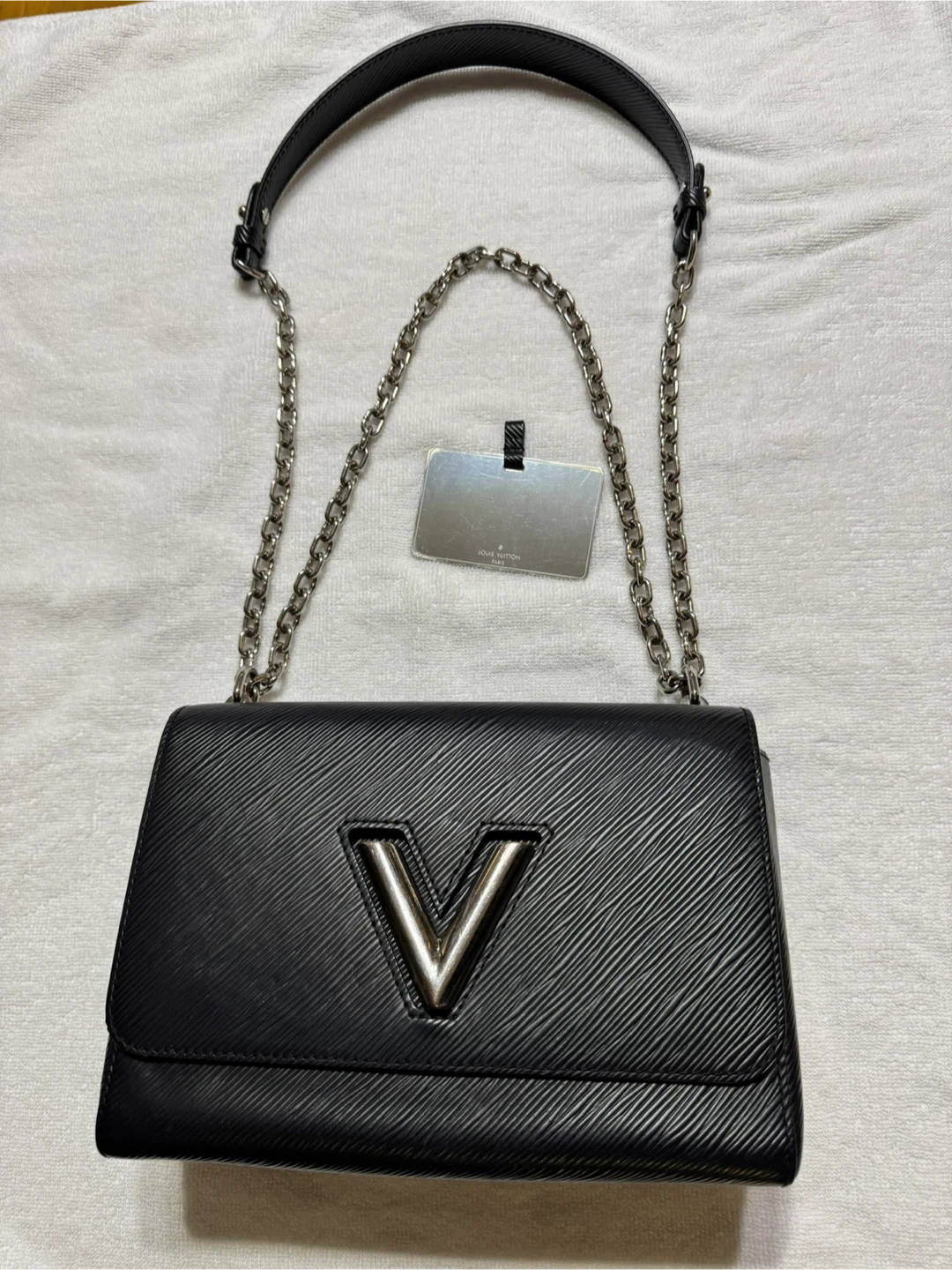Louis Vuitton Twist MM Black - photo 2