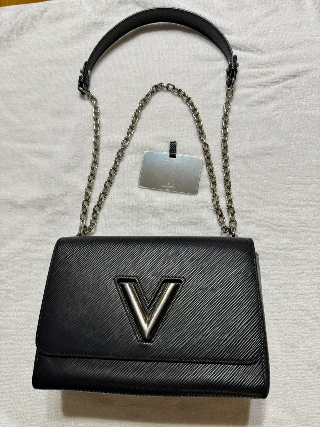 Louis Vuitton Twist MM Black image indicator(2)