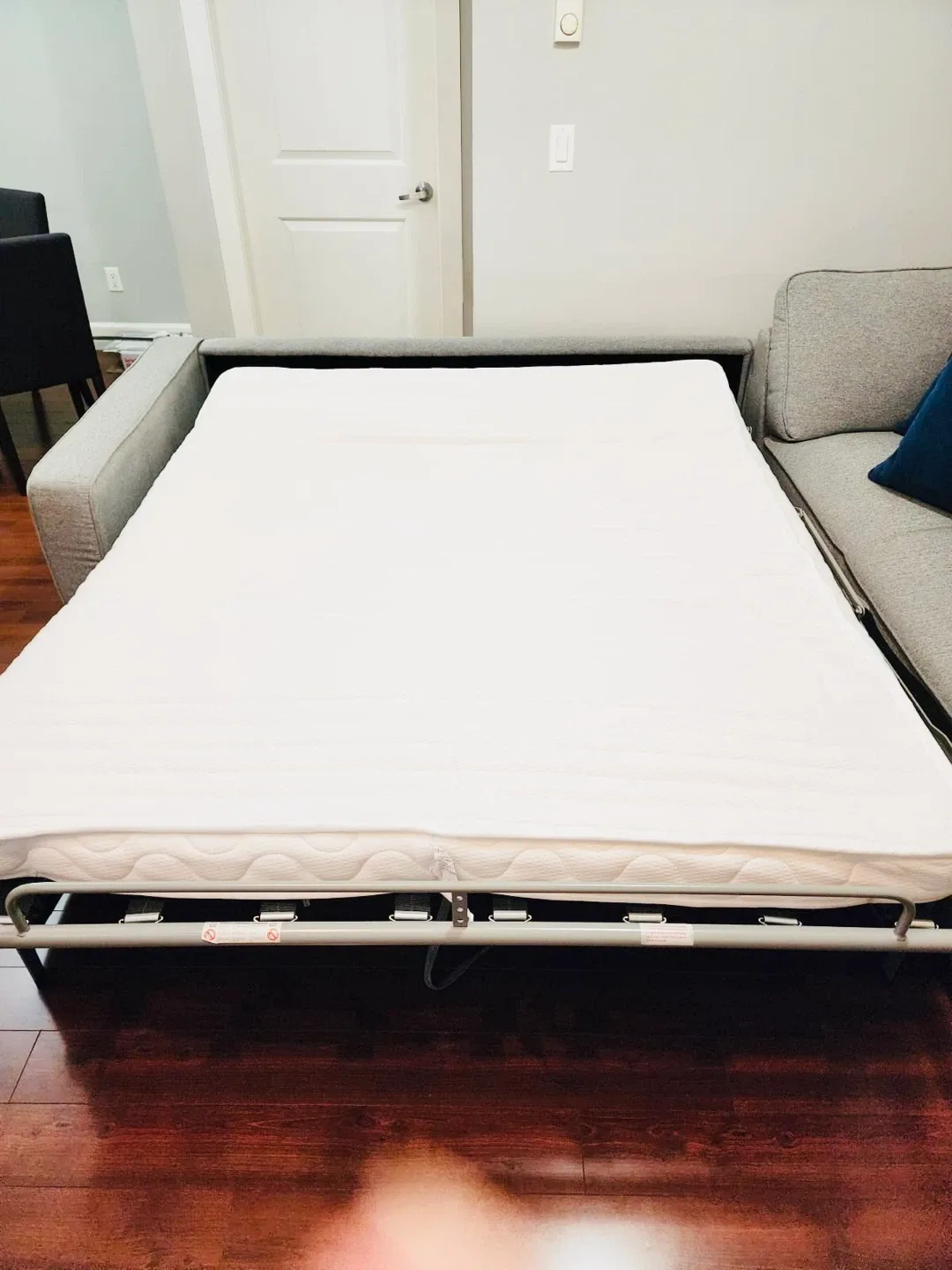 Grey Sleeper Sectional Sofa with Chaise image indicator(3)