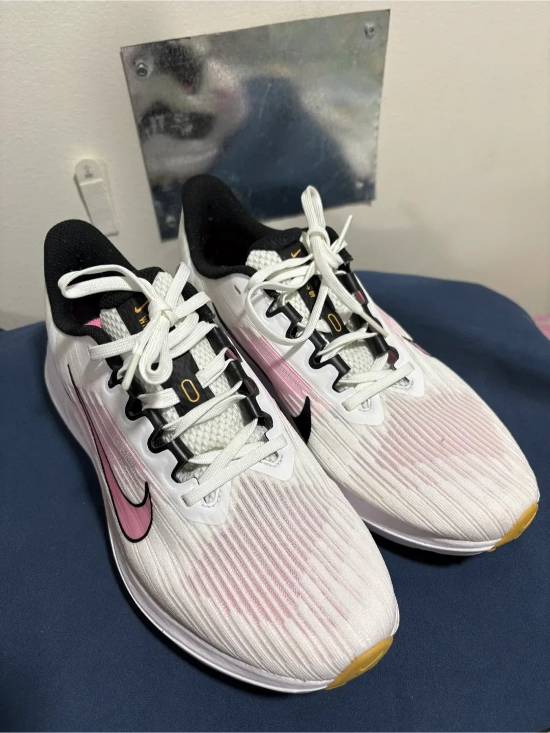 Nike Zoom White/Pink Running Shoes