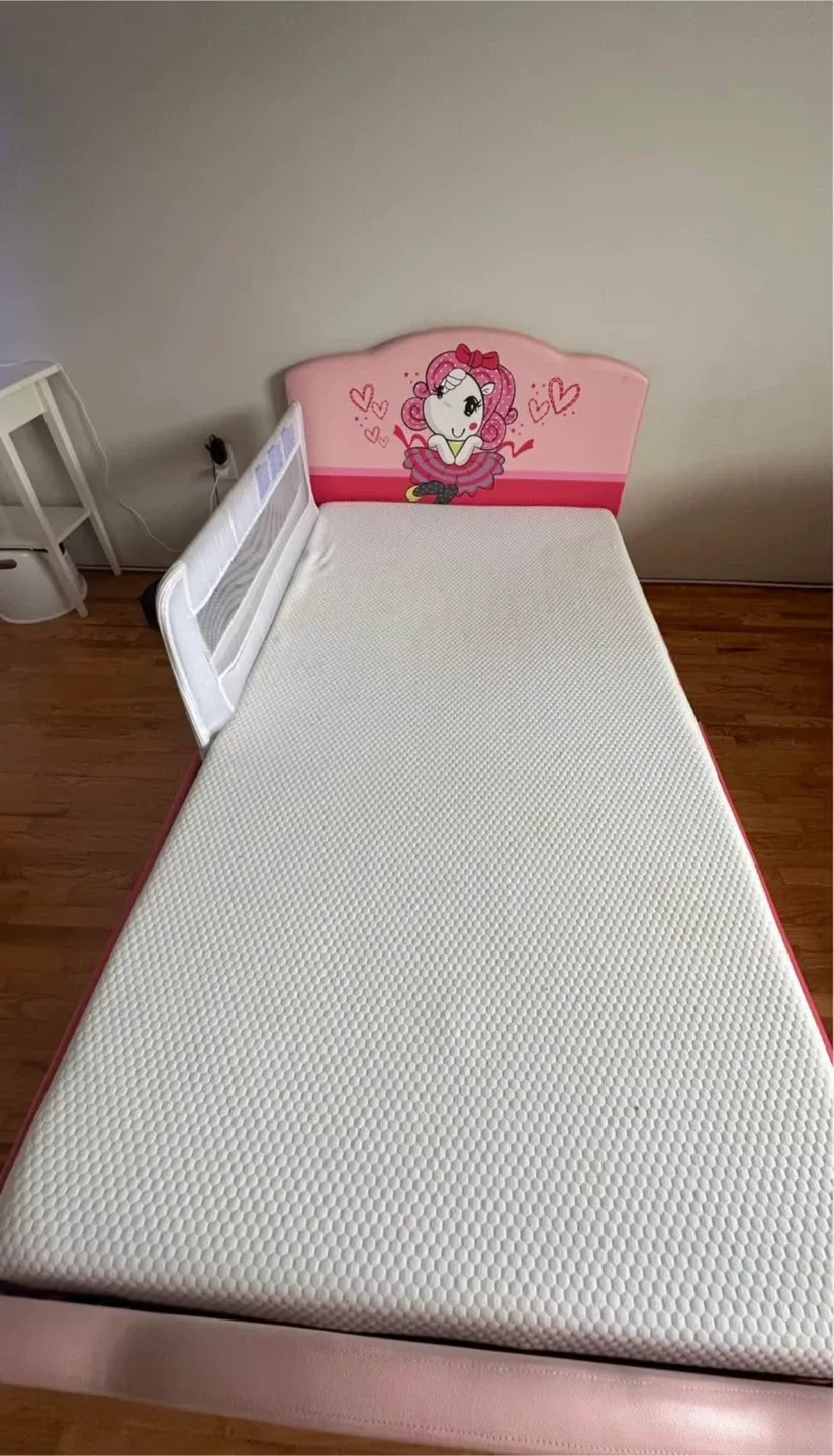 Kids Unicorn Bed - Pink. With mattress