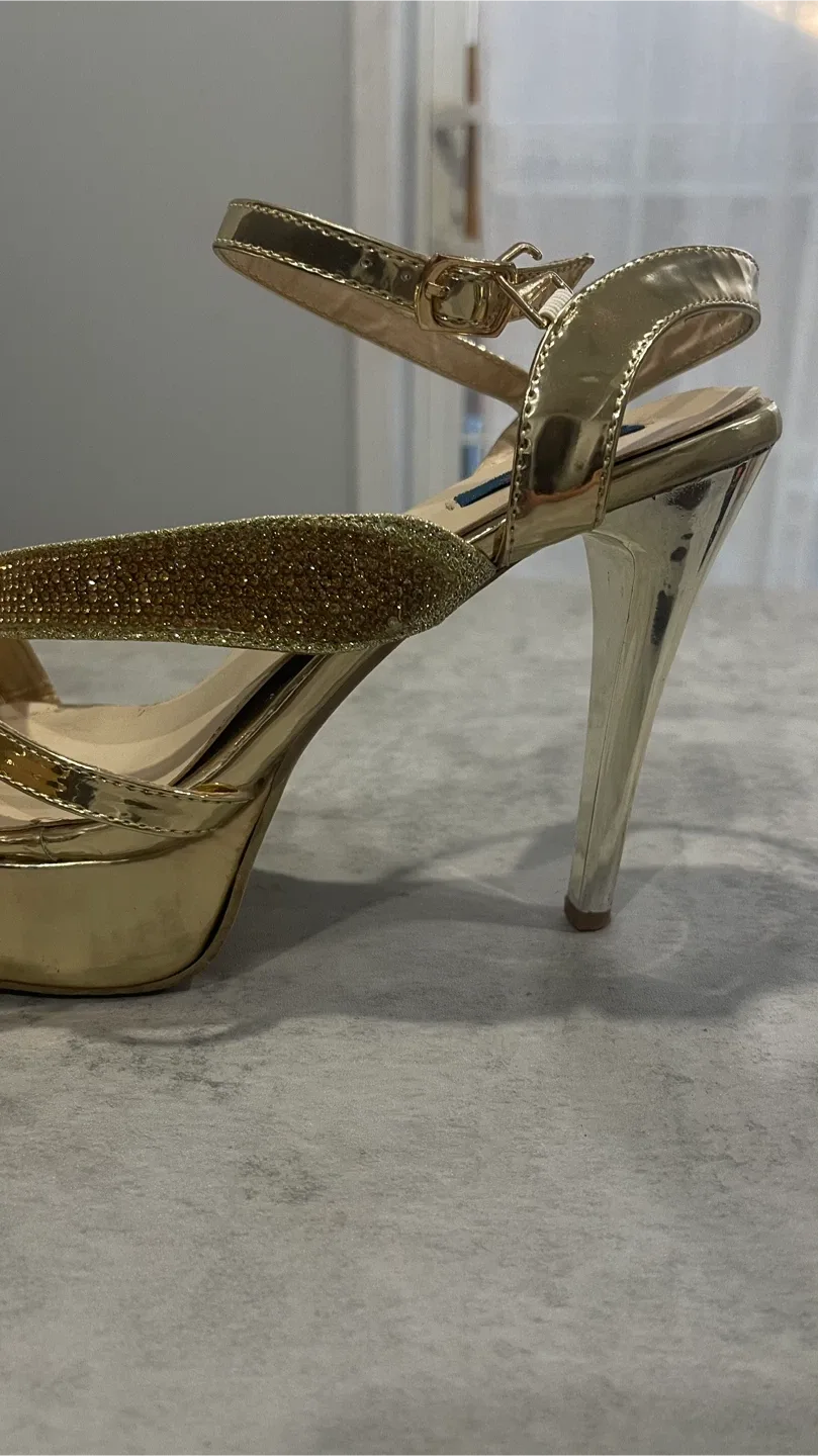 1st Step Gold Heels image indicator(2)