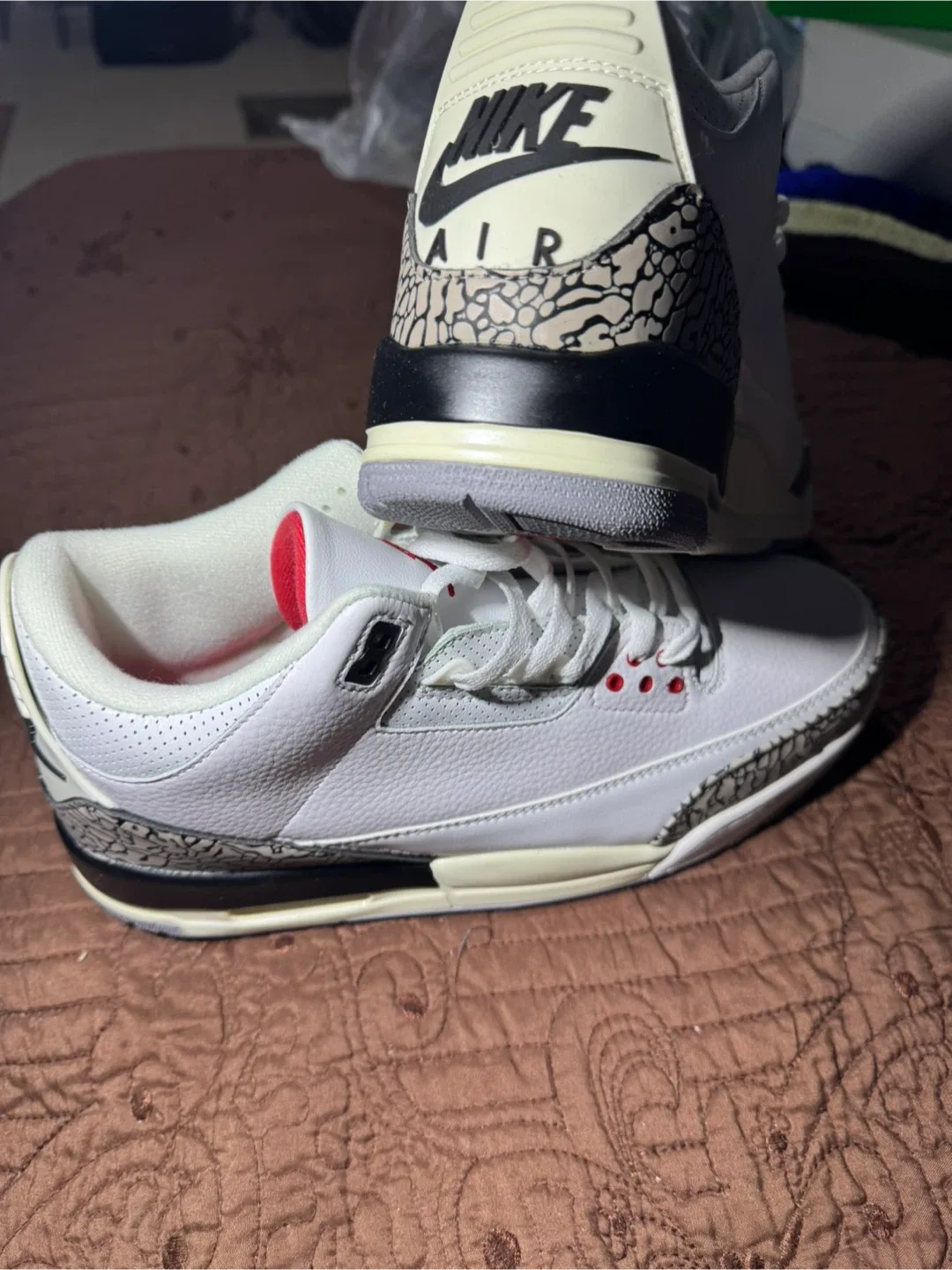 Nike Air Jordan 3 Retro White Cement Red Size 10 image indicator(3)