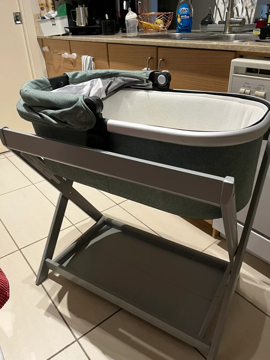 Bassinet & stand from Uppababy image indicator(3)