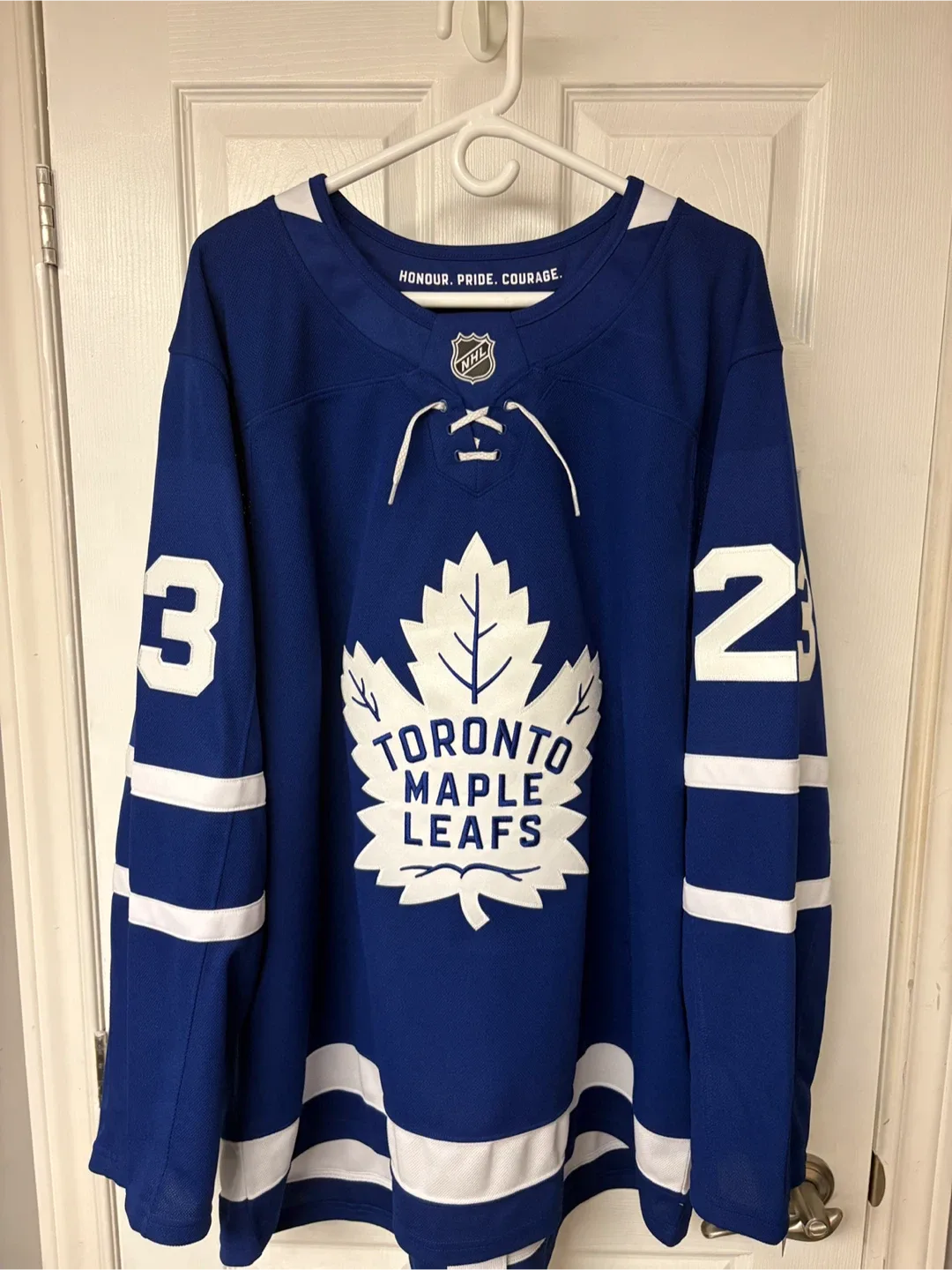 Toronto Maple Leafs Knies #23 Jersey (BRAND NEW )