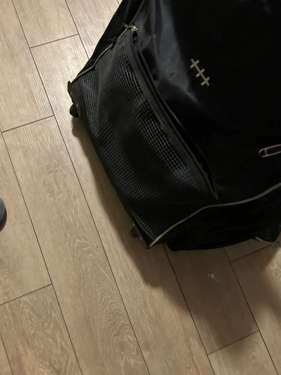 Crown Royal Wheeled Rolling Duffel Bag image indicator(7)