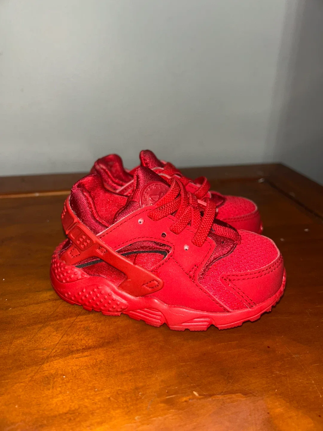 Nike Huarache triple red toddler shoes 5C