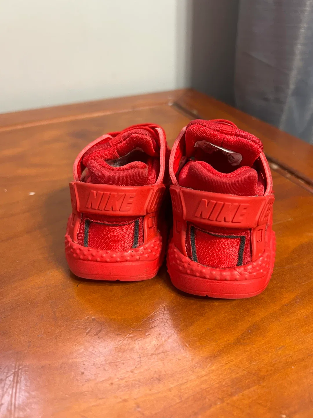 Nike Huarache triple red toddler shoes 5C image indicator(3)