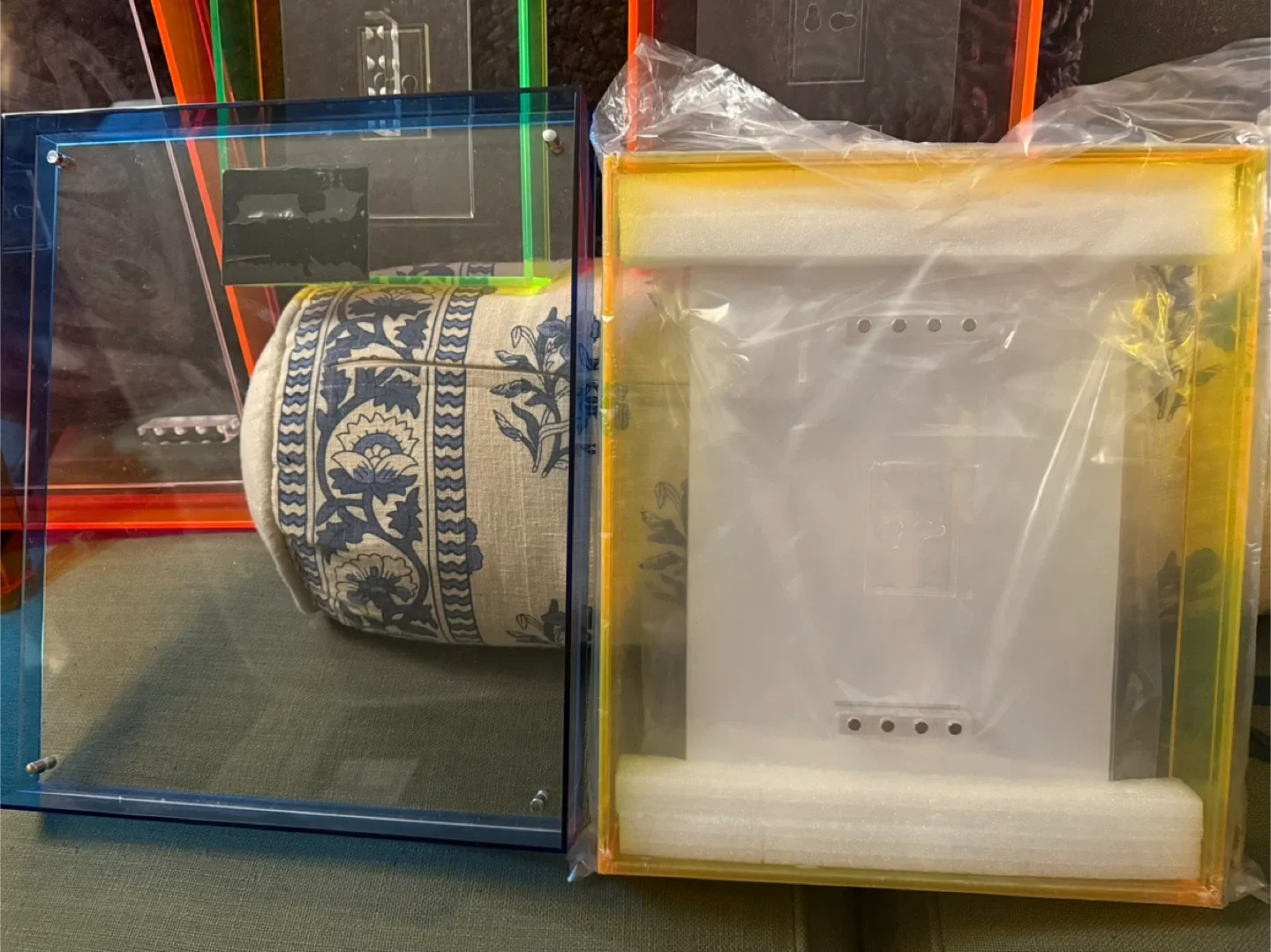 Colorful Acrylic Floating Picture Frames - new and used image indicator(4)