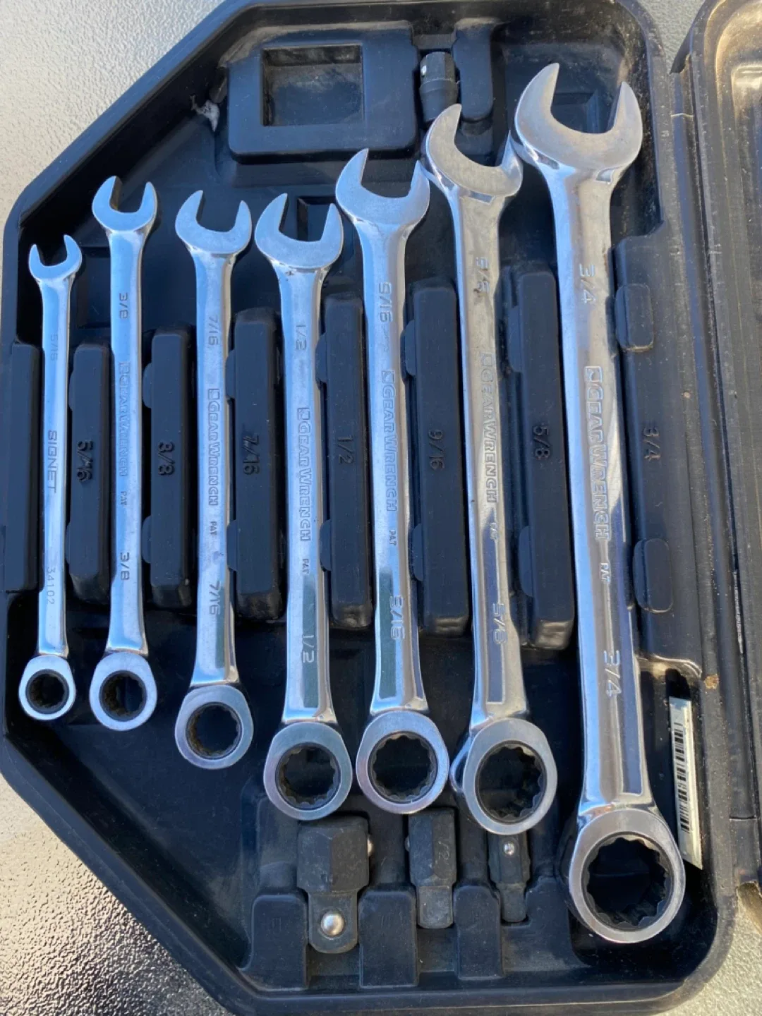 GEARWRENCH Ratcheting Box End Combination Wrench Set image indicator(2)