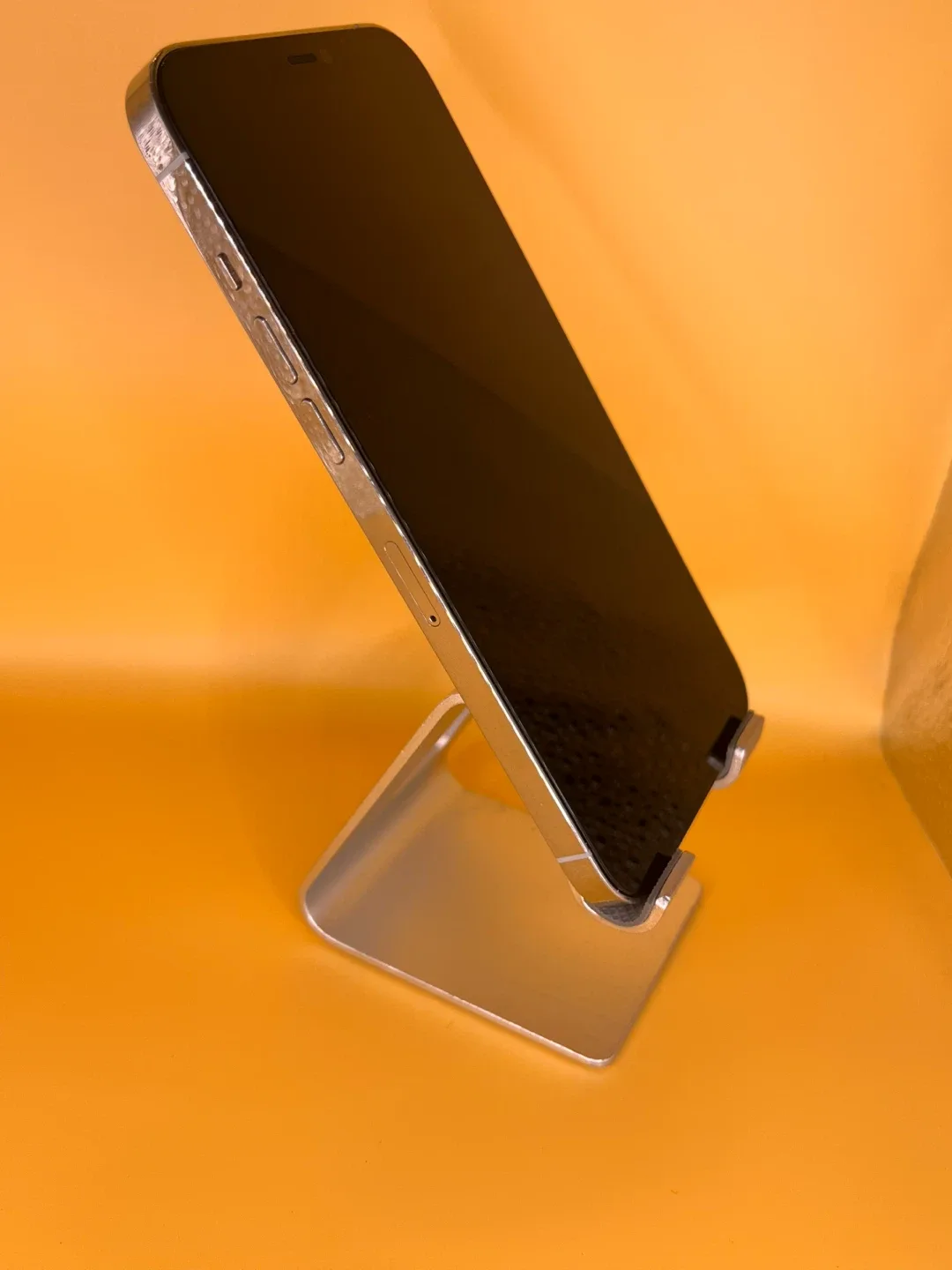 iPhone 12 Pro Max, 256GB, 100% 🔋 image indicator(5)