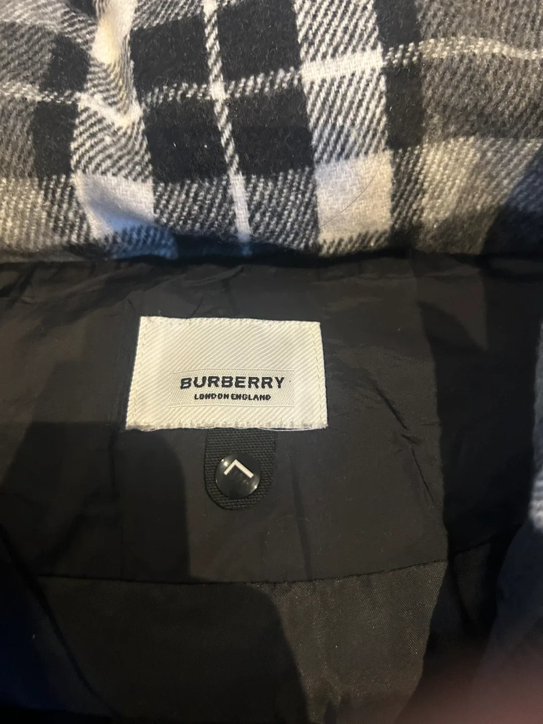 Burberry puff jacket image indicator(5)