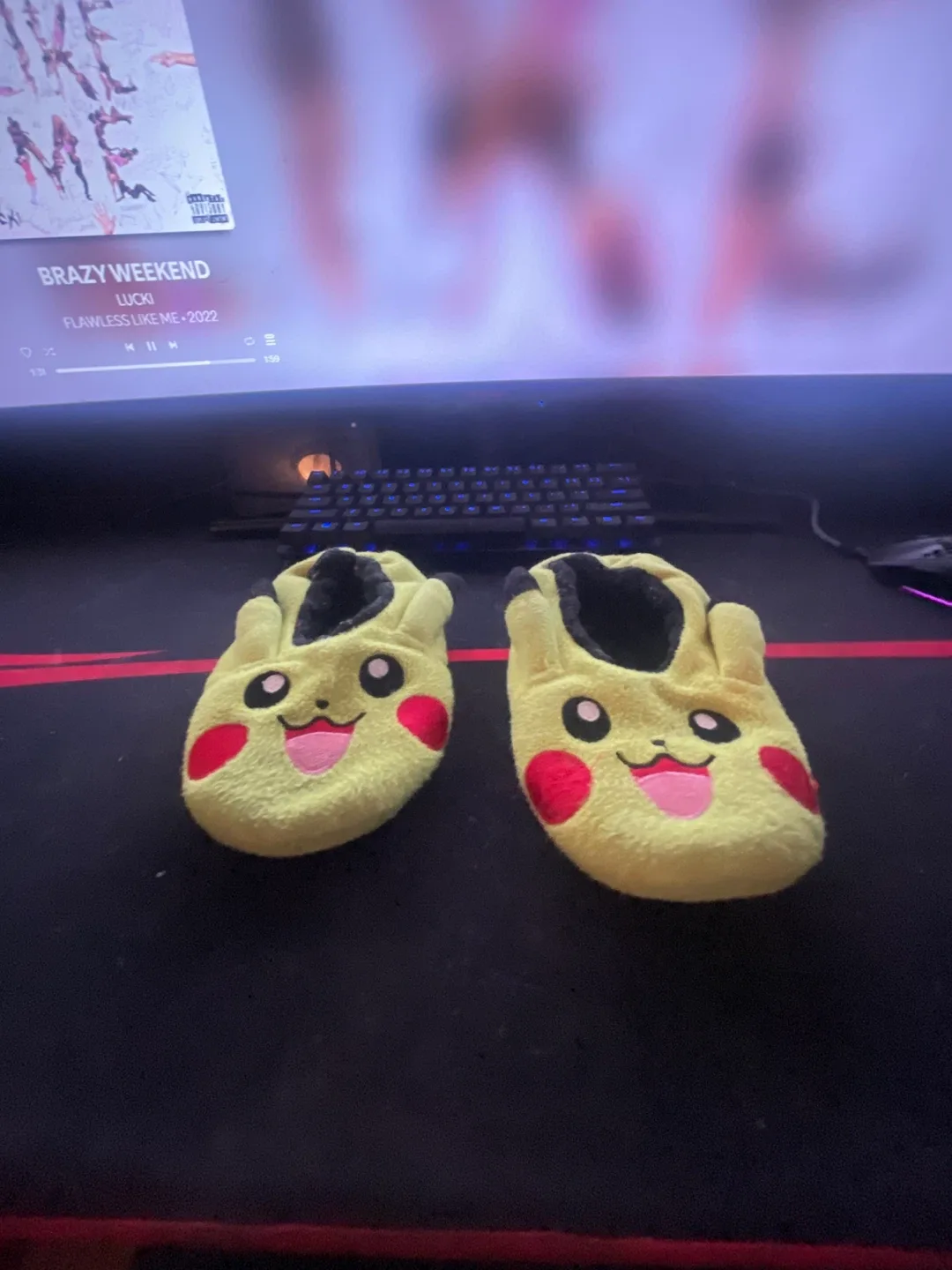 Pikachu Plush Slippers - Adorable & Comfy!
