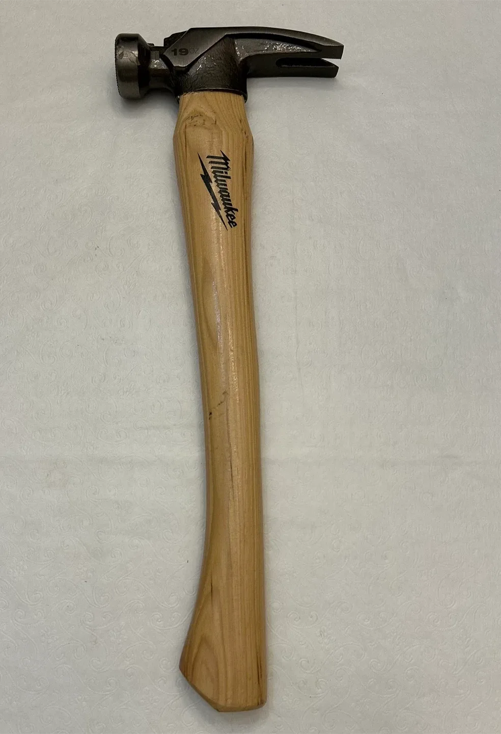 Milwaukee 19oz Anti-Ring Claw Hammer image indicator(4)