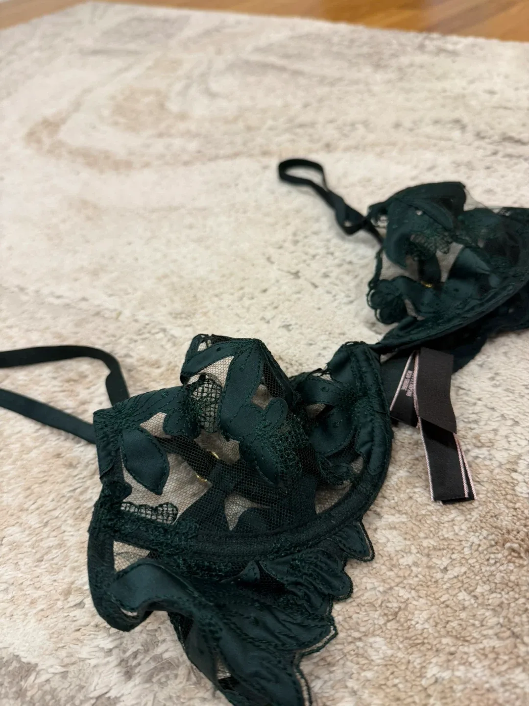 Victoria's Secret Green Floral Lace Bra 34b image indicator(6)