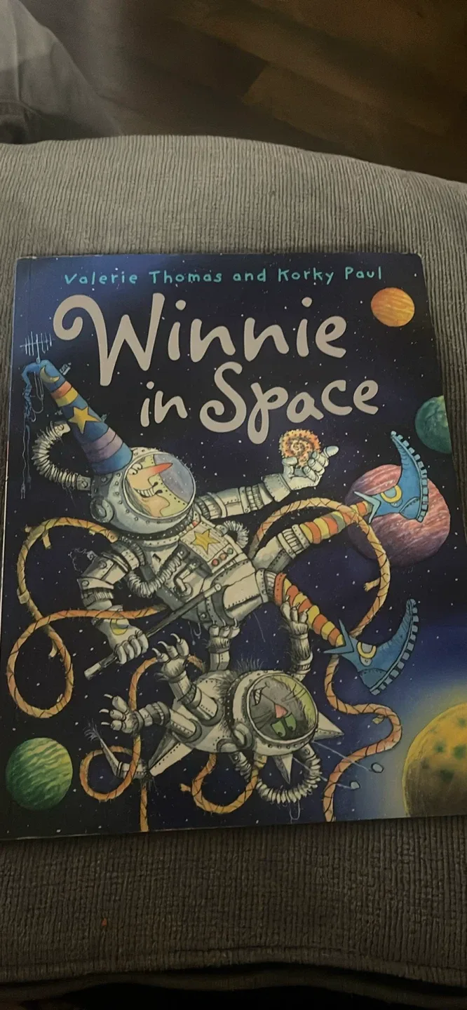 Kids' Books Bundle image indicator(3)