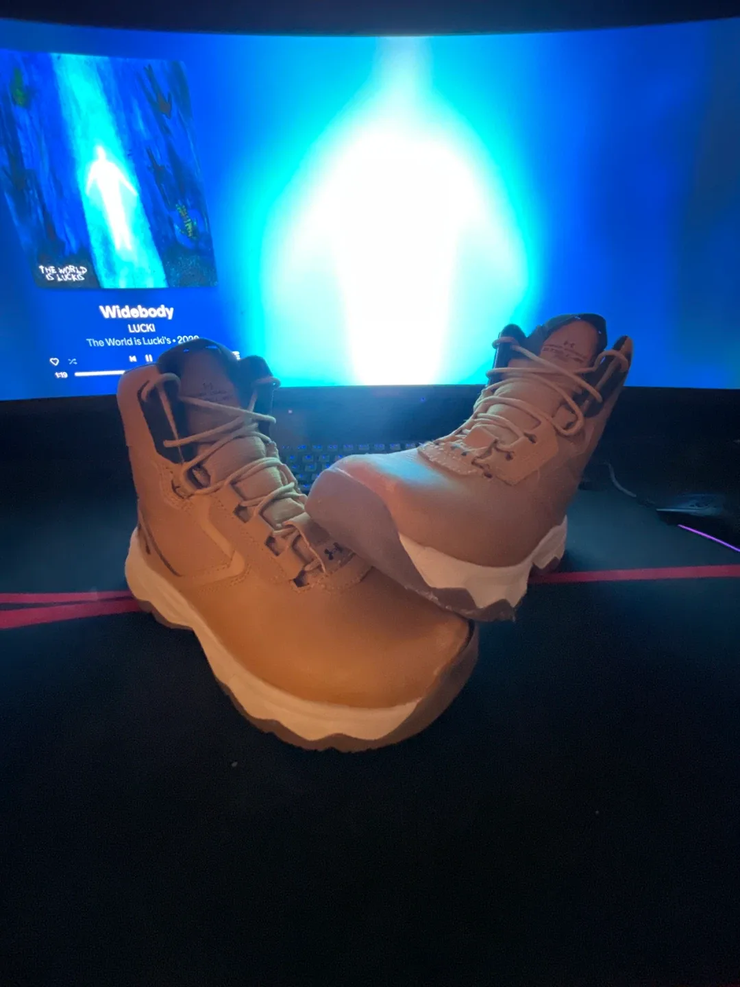 Under Armour Men's Boots, Size 5.5