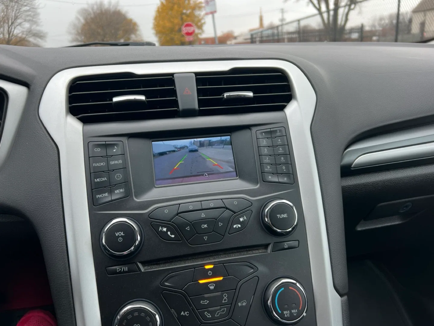 Ford Fusion Sedan - Burgundy image indicator(8)